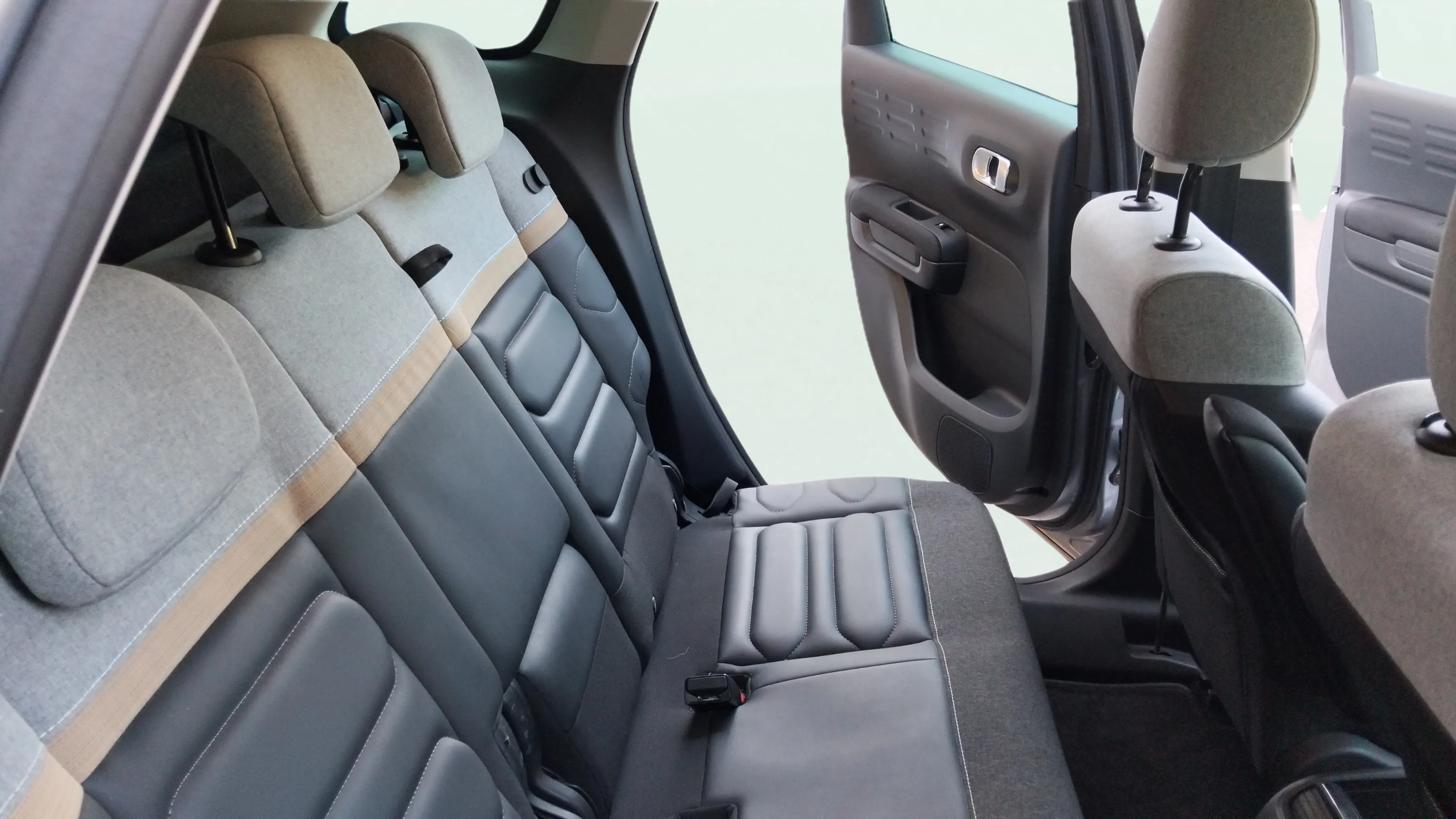 Citroën C3 Aircross BlueHDi EAT6 Shine - foto 17