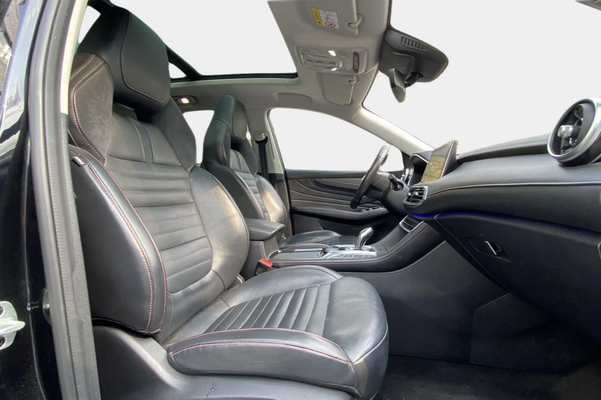 MG HS 1.5 Turbo GDI Luxury DCT - foto 13