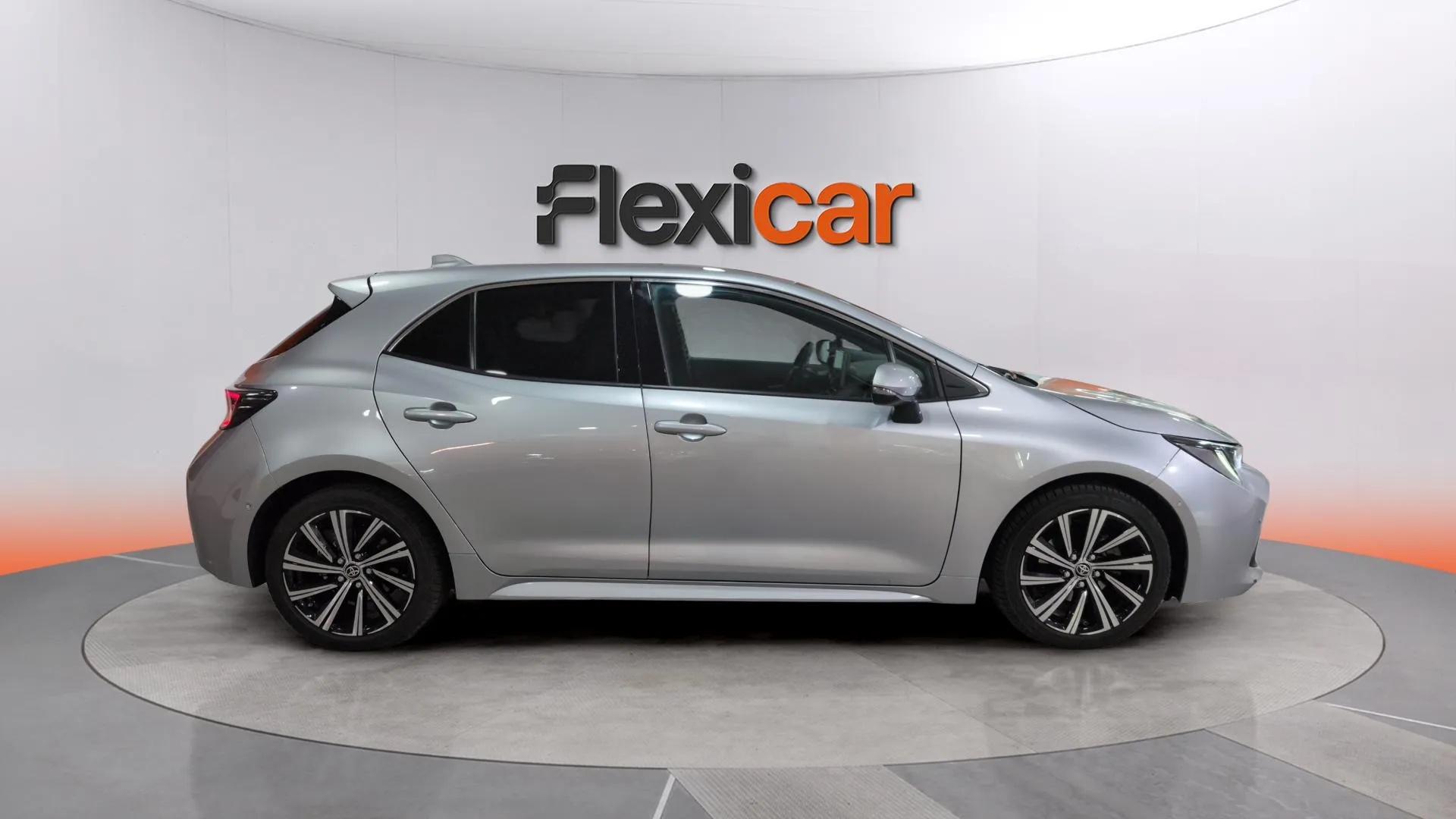 Toyota Corolla 1.8 125H Active Tech E-CVT - foto 8