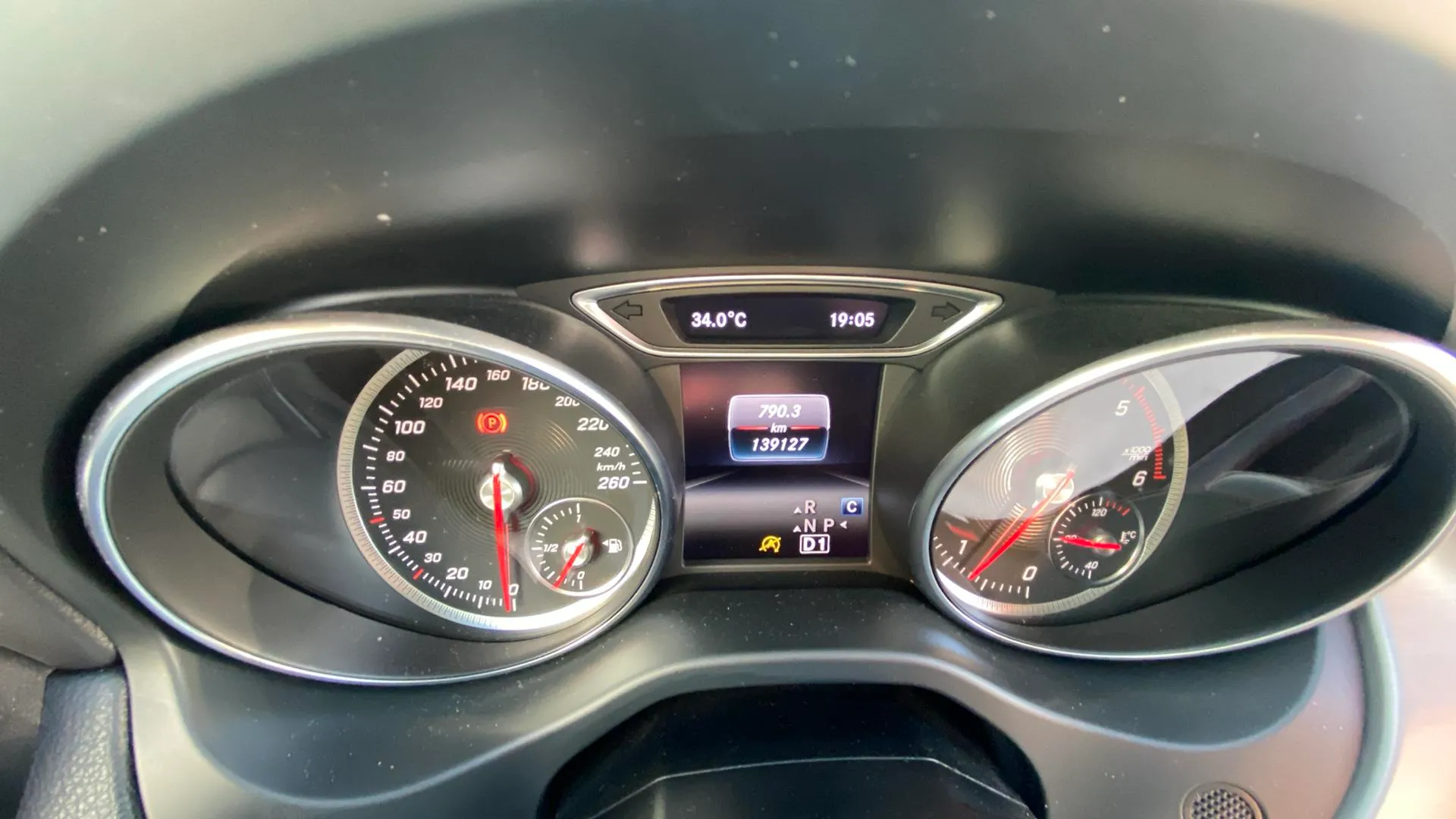 Mercedes-Benz GLA 200 d - foto 17