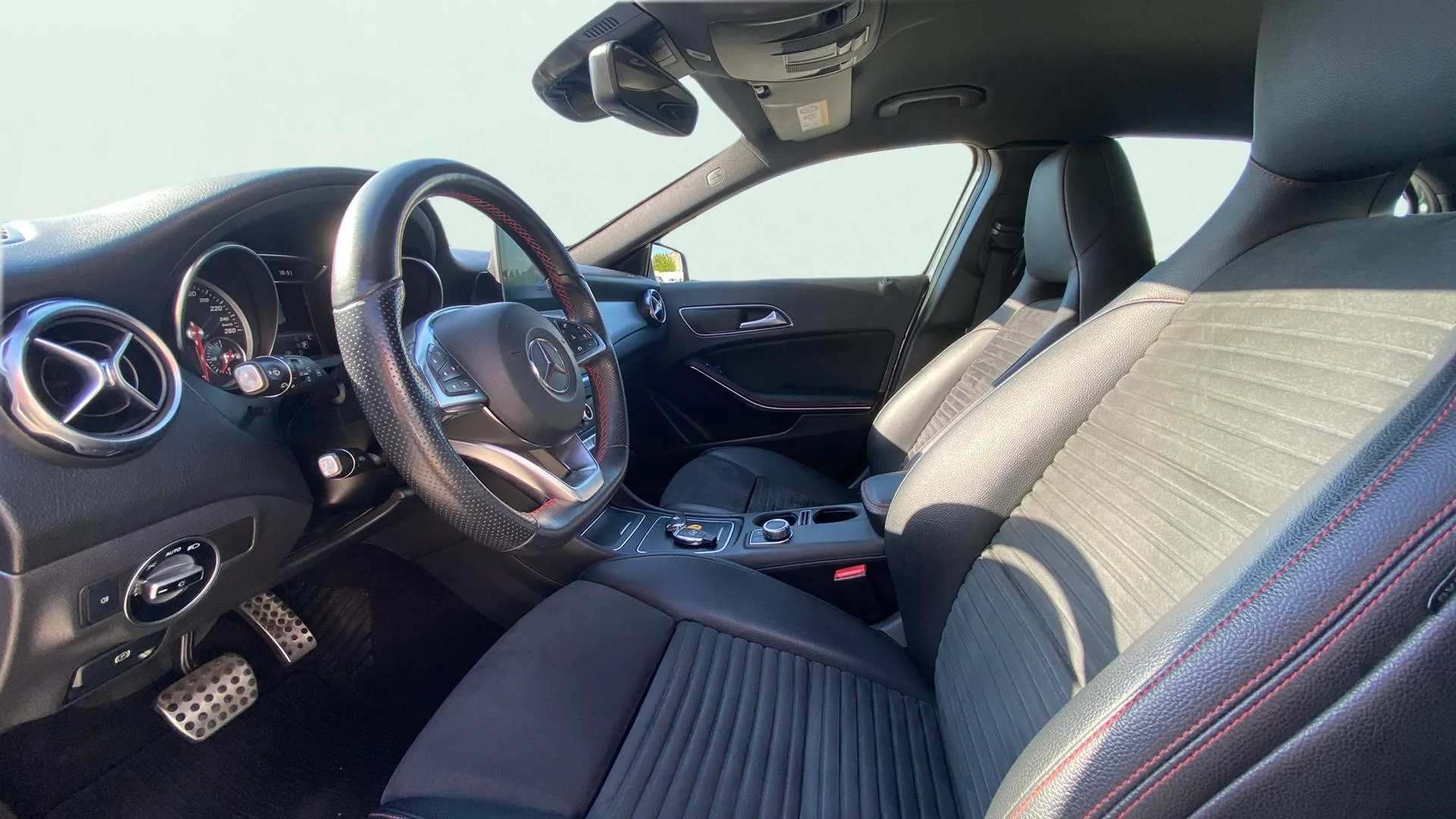 Mercedes-Benz GLA 200 d - foto 9