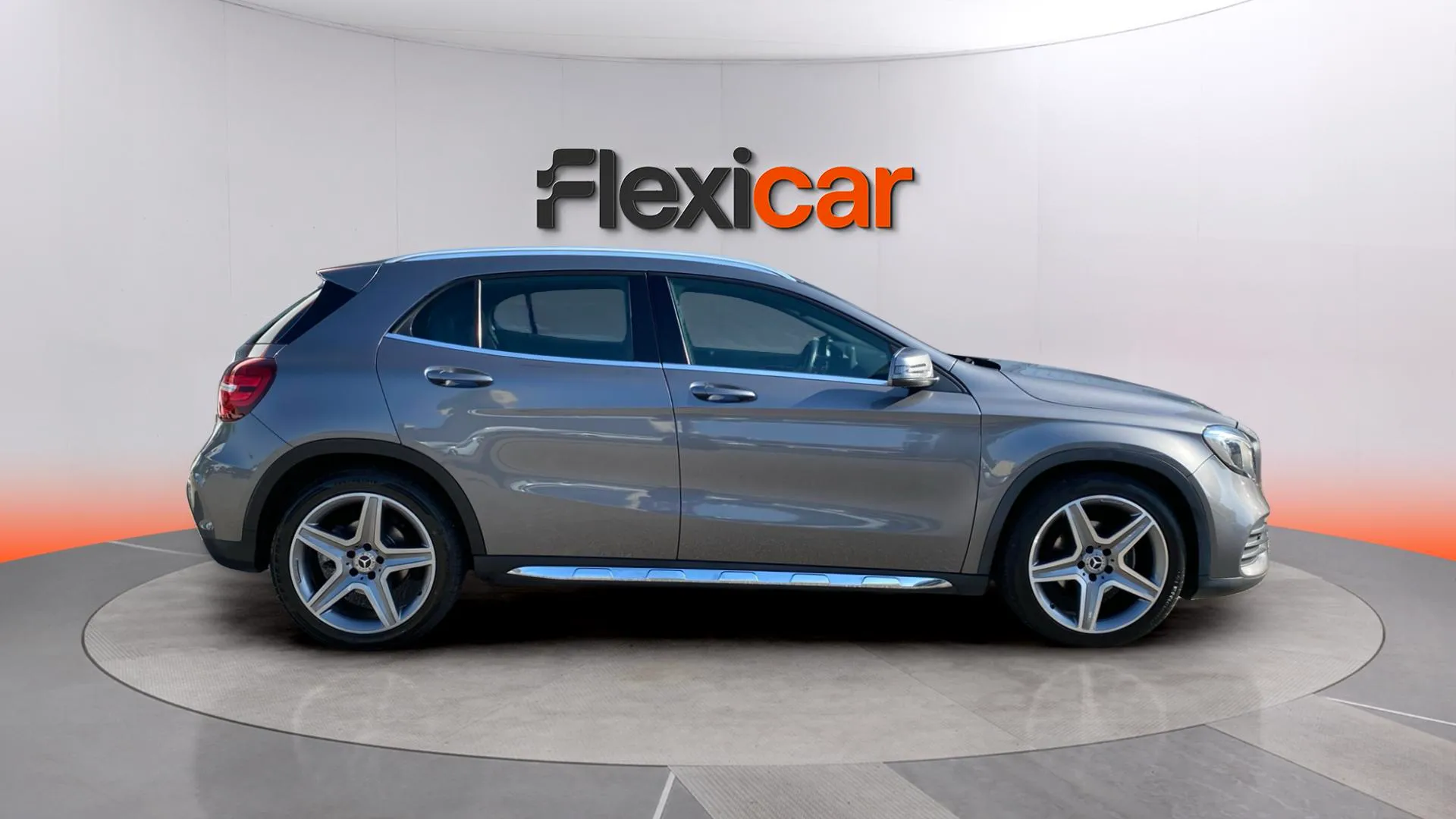 Mercedes-Benz GLA 200 d - foto 8