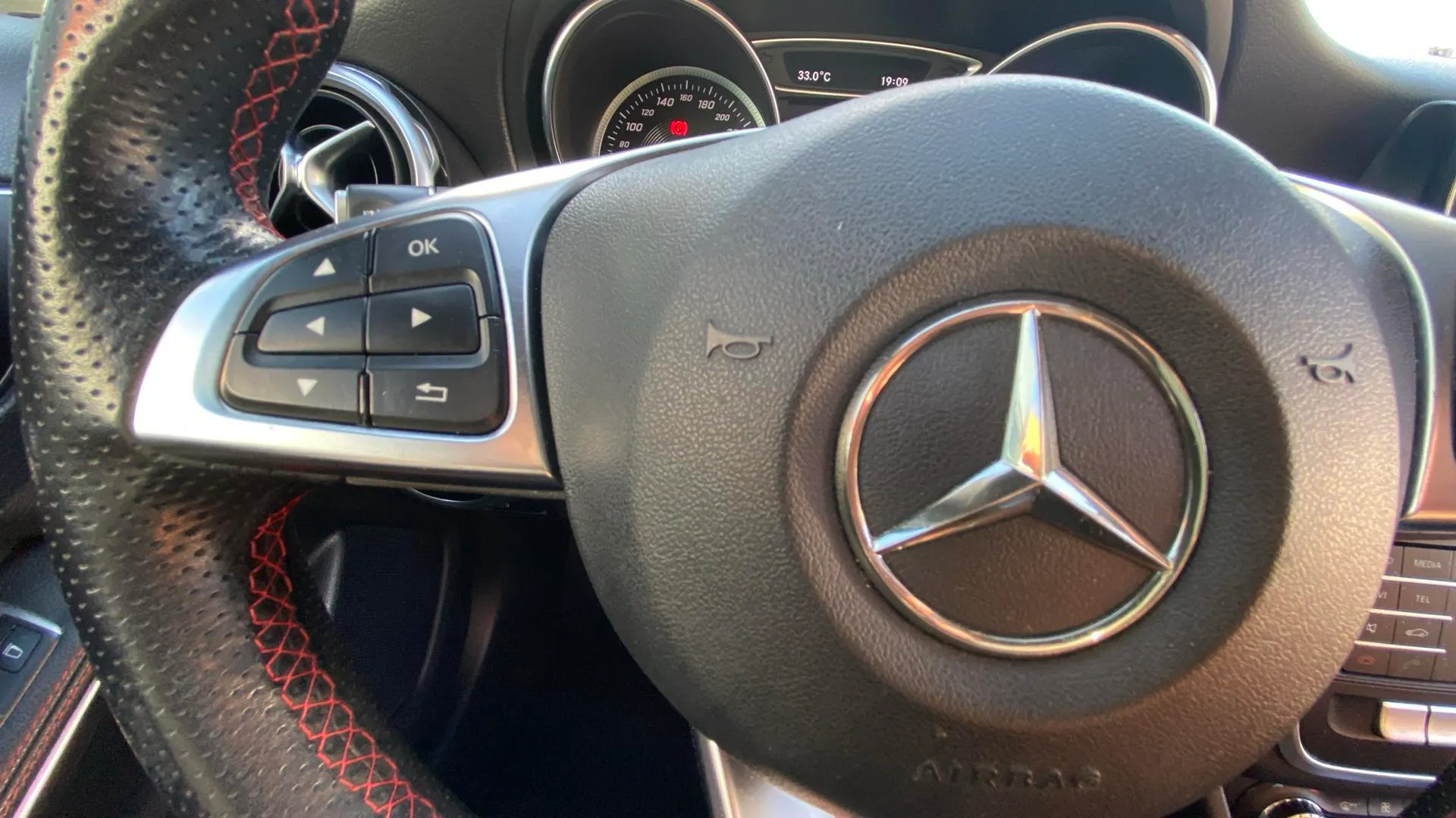 Mercedes-Benz GLA 200 d - foto 20