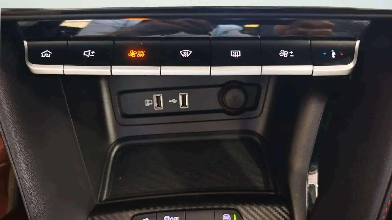 MG ZS 1.0T Luxury - foto 22