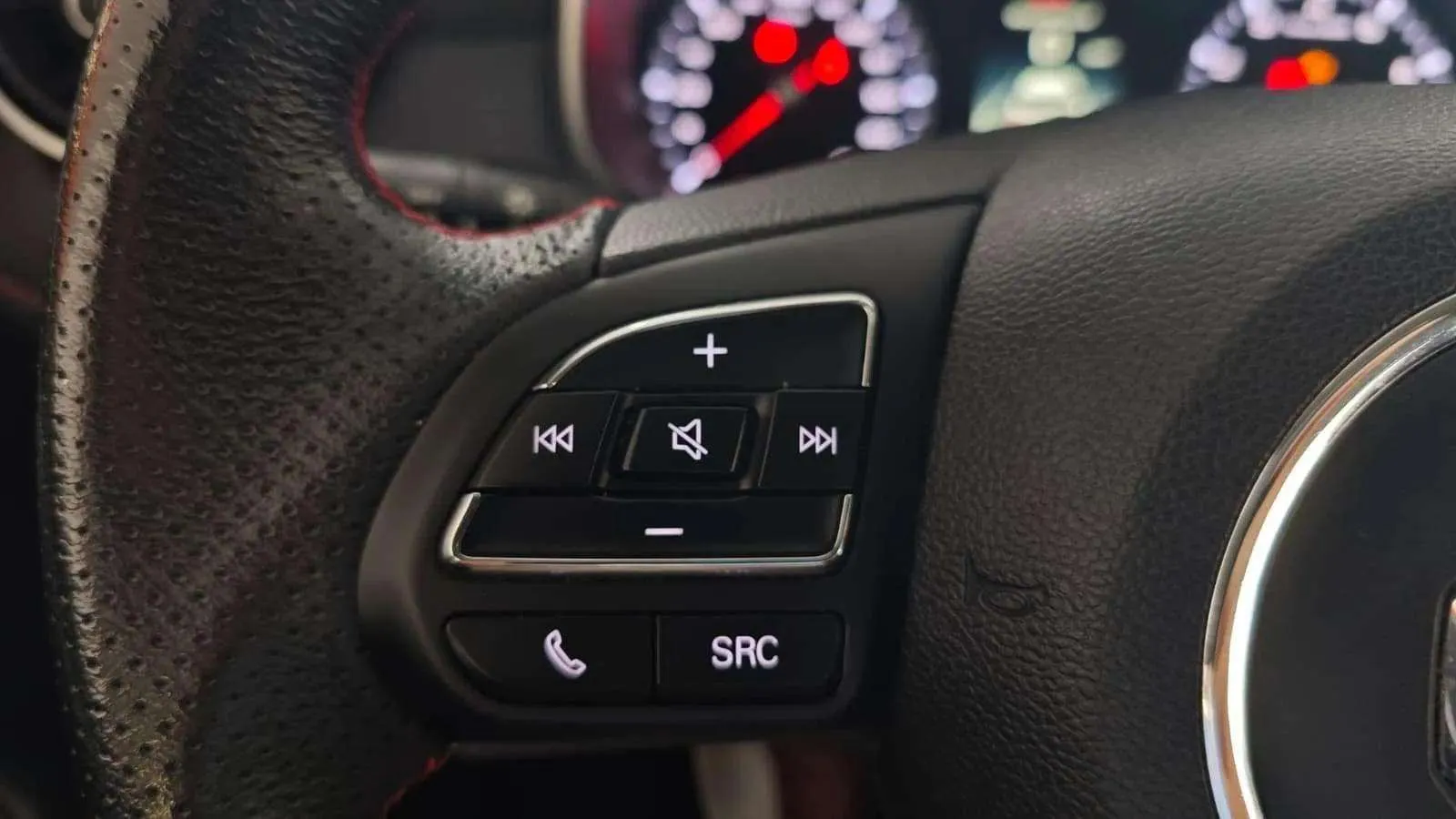 MG ZS 1.0T Luxury - foto 14