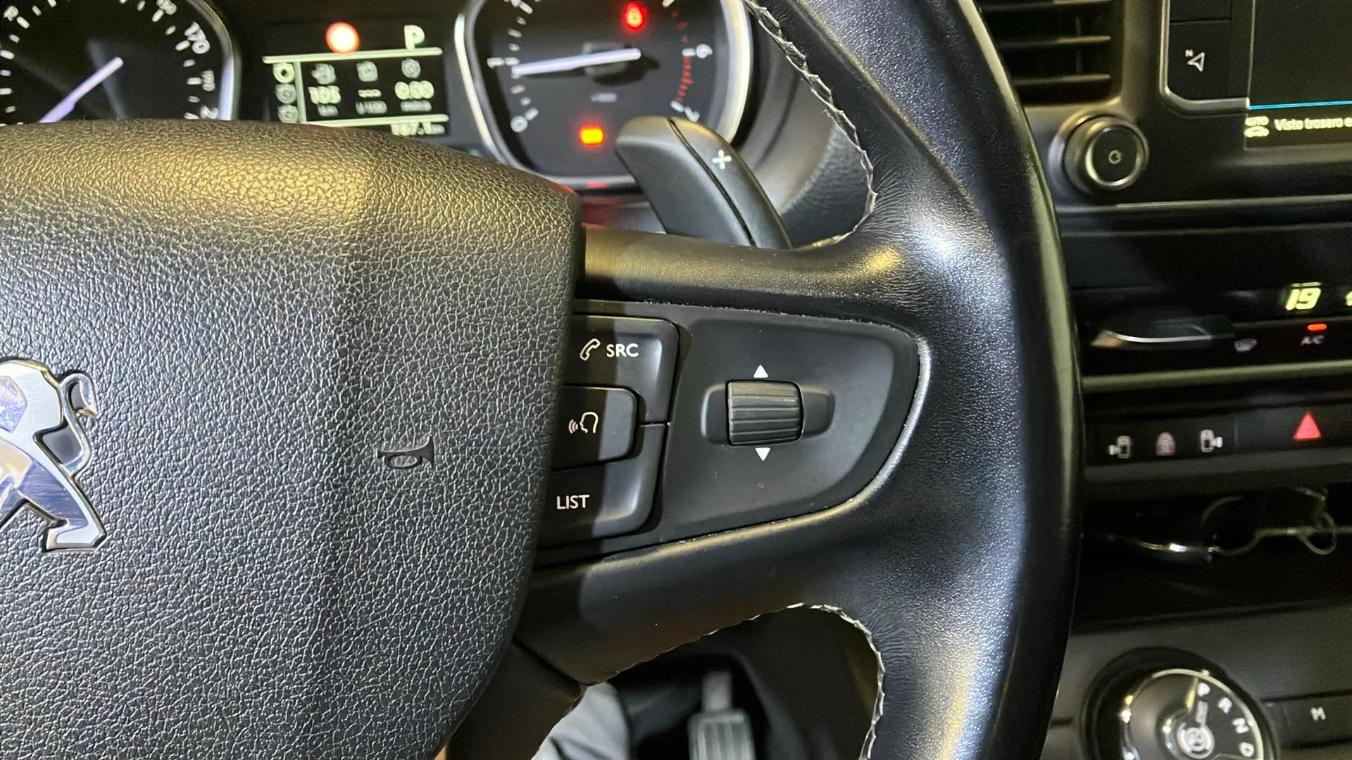 Peugeot Traveller Business VIP BlueHDi EAT8 Long - foto 17