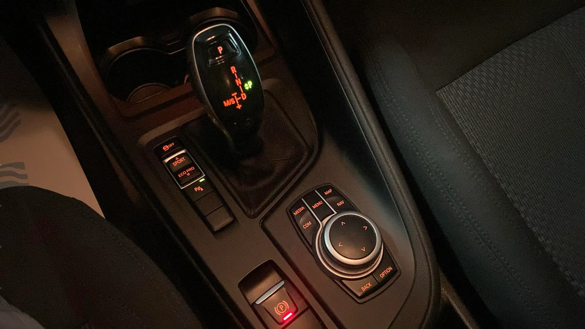 BMW X1 sDrive16d - foto 24