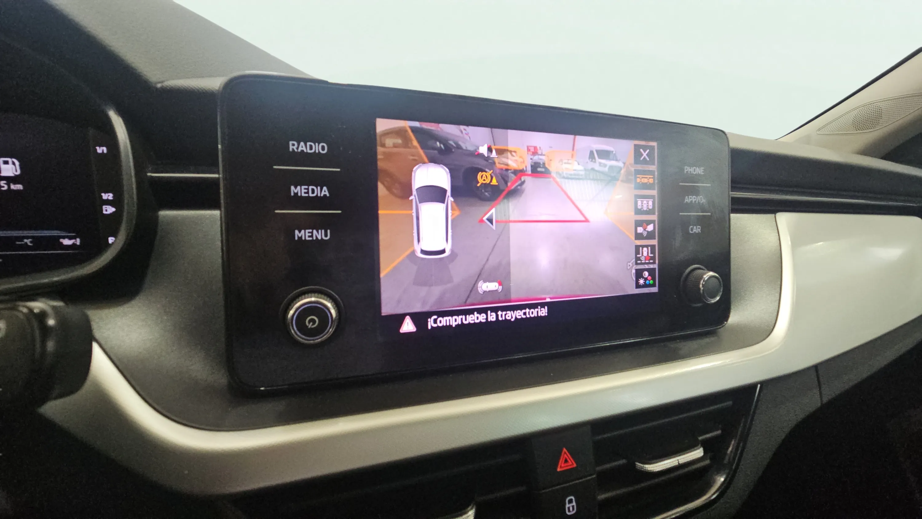 Škoda Kamiq 1.5 TSI DSG Selection - foto 15