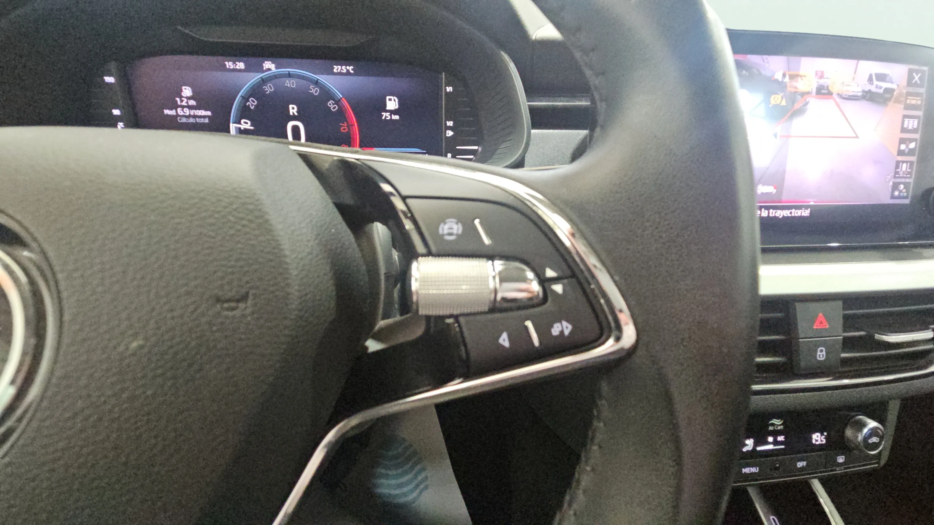 Škoda Kamiq 1.5 TSI DSG Selection - foto 19