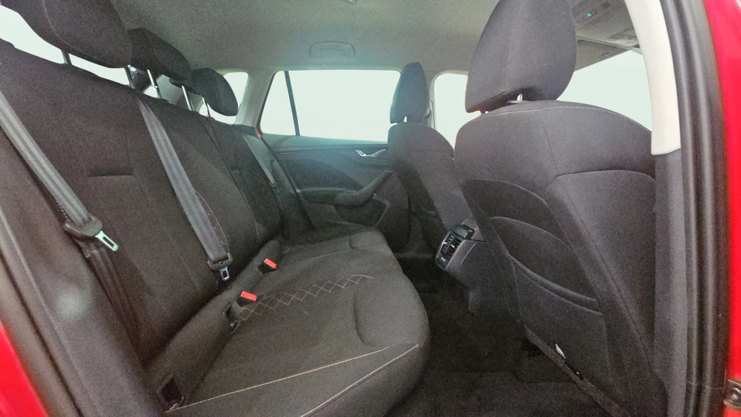 Škoda Kamiq 1.5 TSI DSG Selection - foto 21