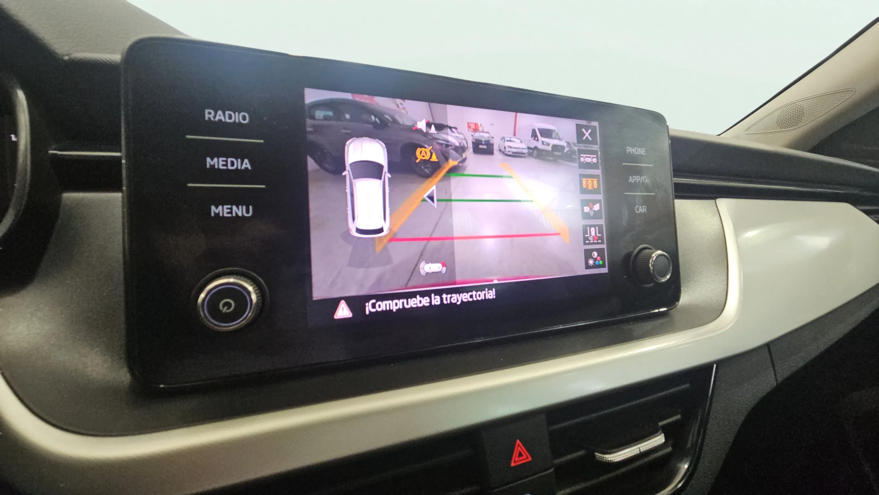 Škoda Kamiq 1.5 TSI DSG Selection - foto 14