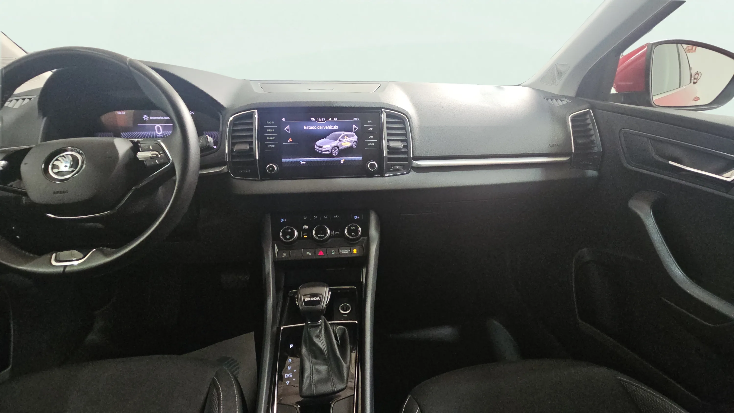 Škoda Karoq 1.5 TSI DSG ACT Selection - foto 11