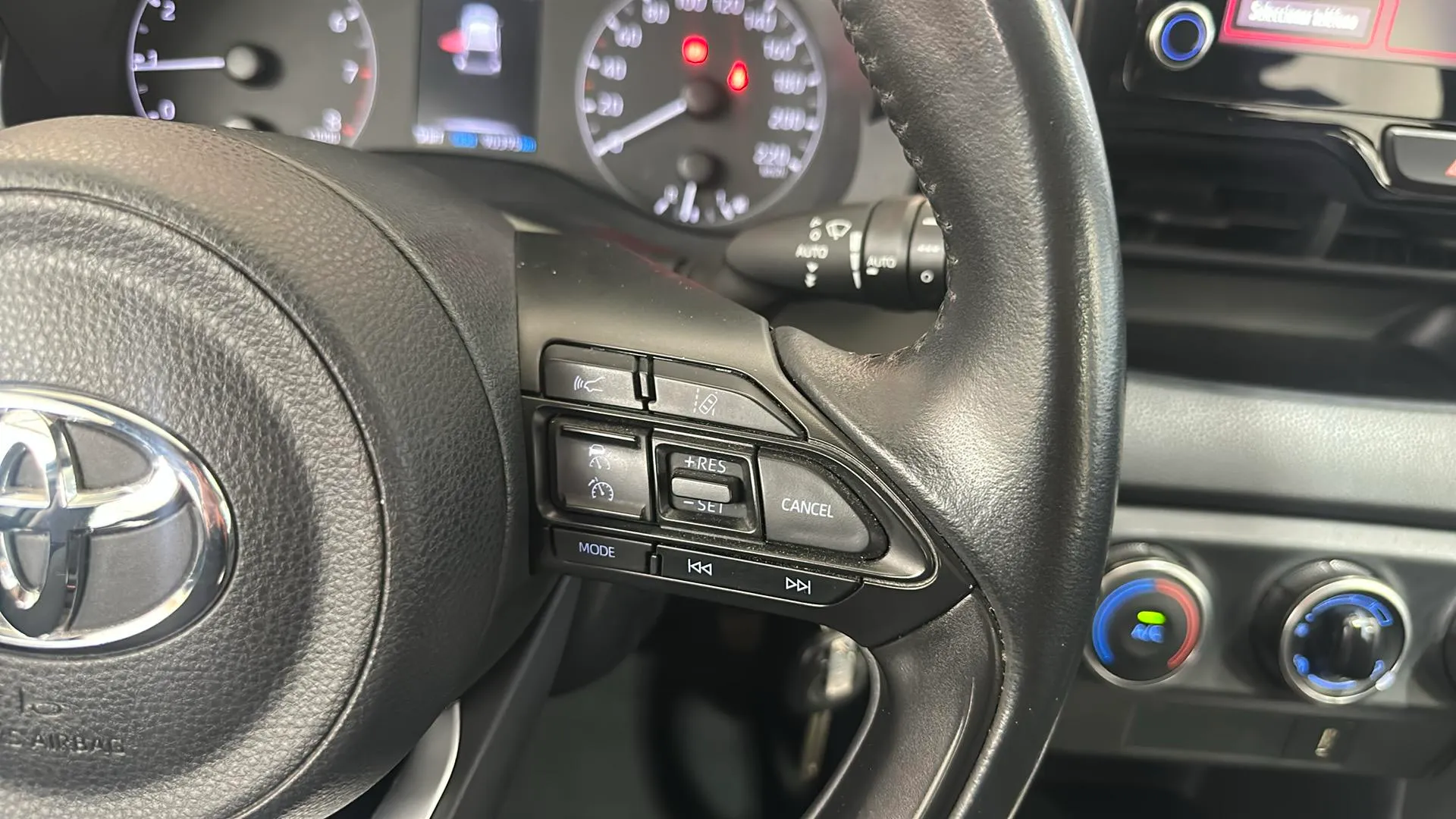 Toyota Yaris 1.5 125 S-Edition - foto 12