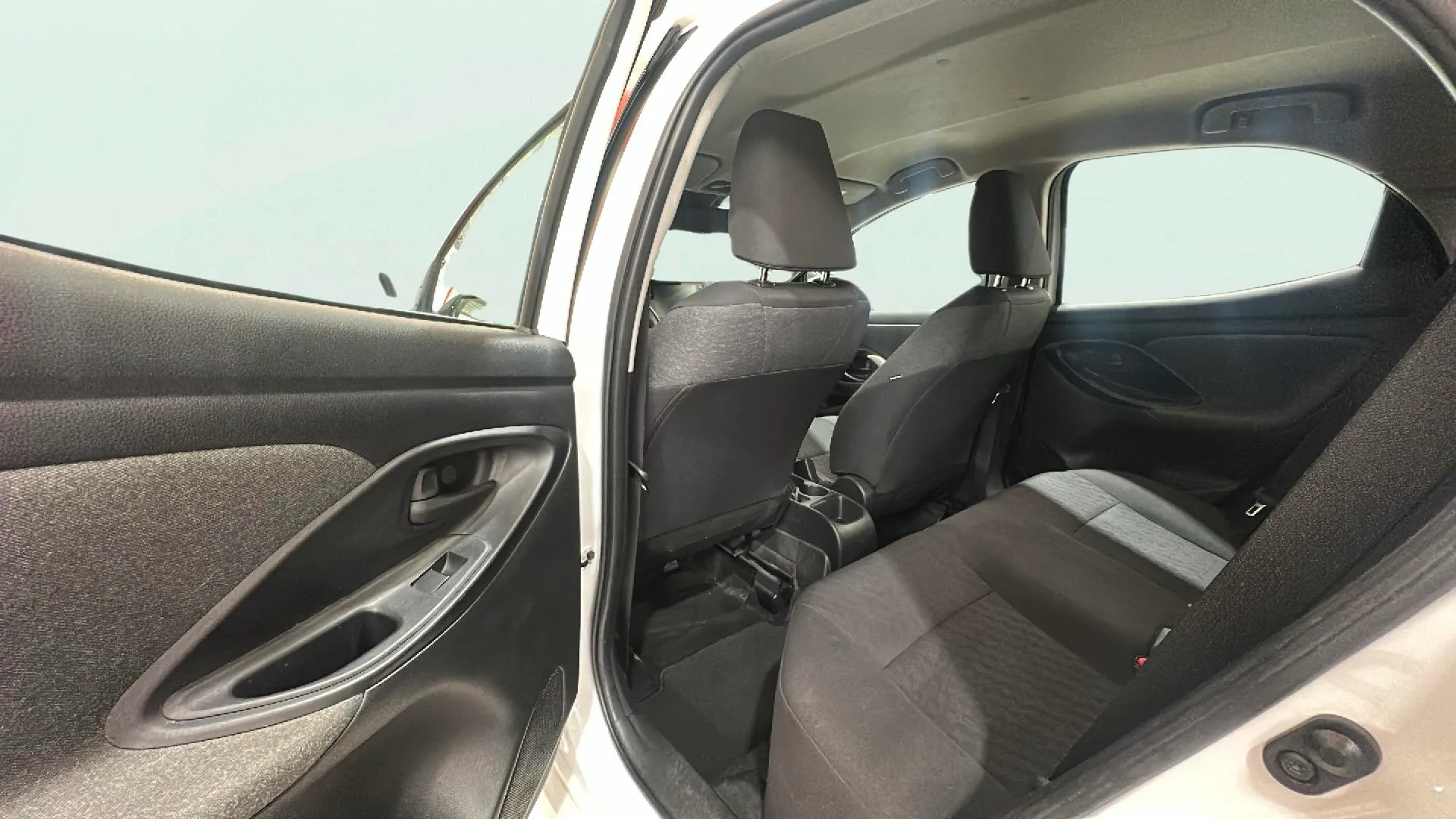 Toyota Yaris 1.5 125 S-Edition - foto 22