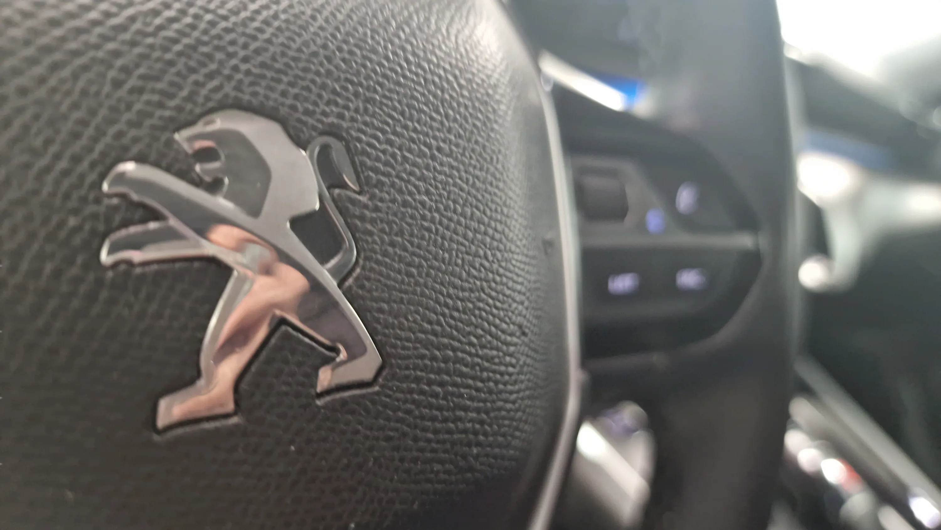 Peugeot 508 SW Active BlueHDi EAT8 - foto 15