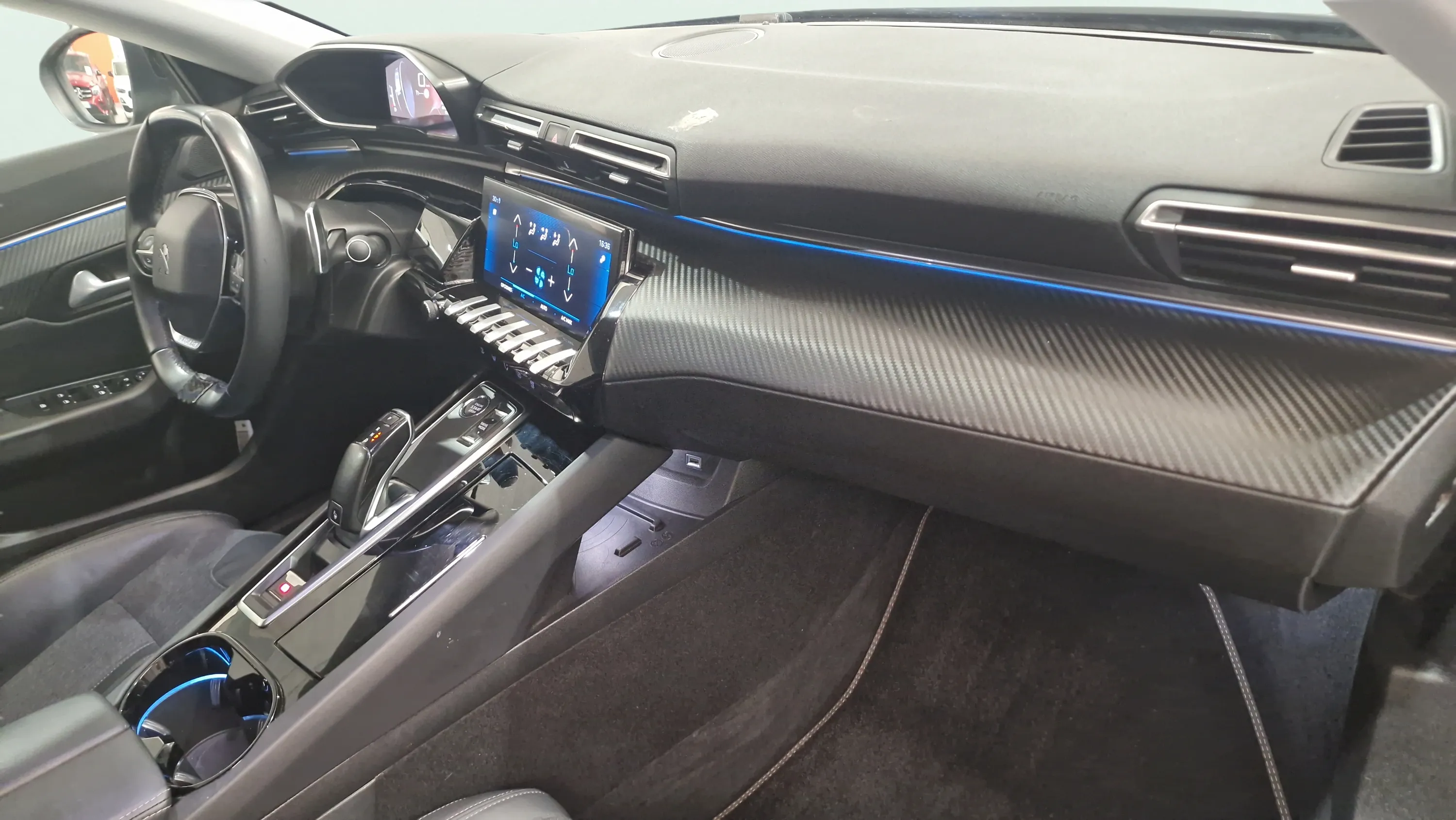 Peugeot 508 SW Active BlueHDi EAT8 - foto 12