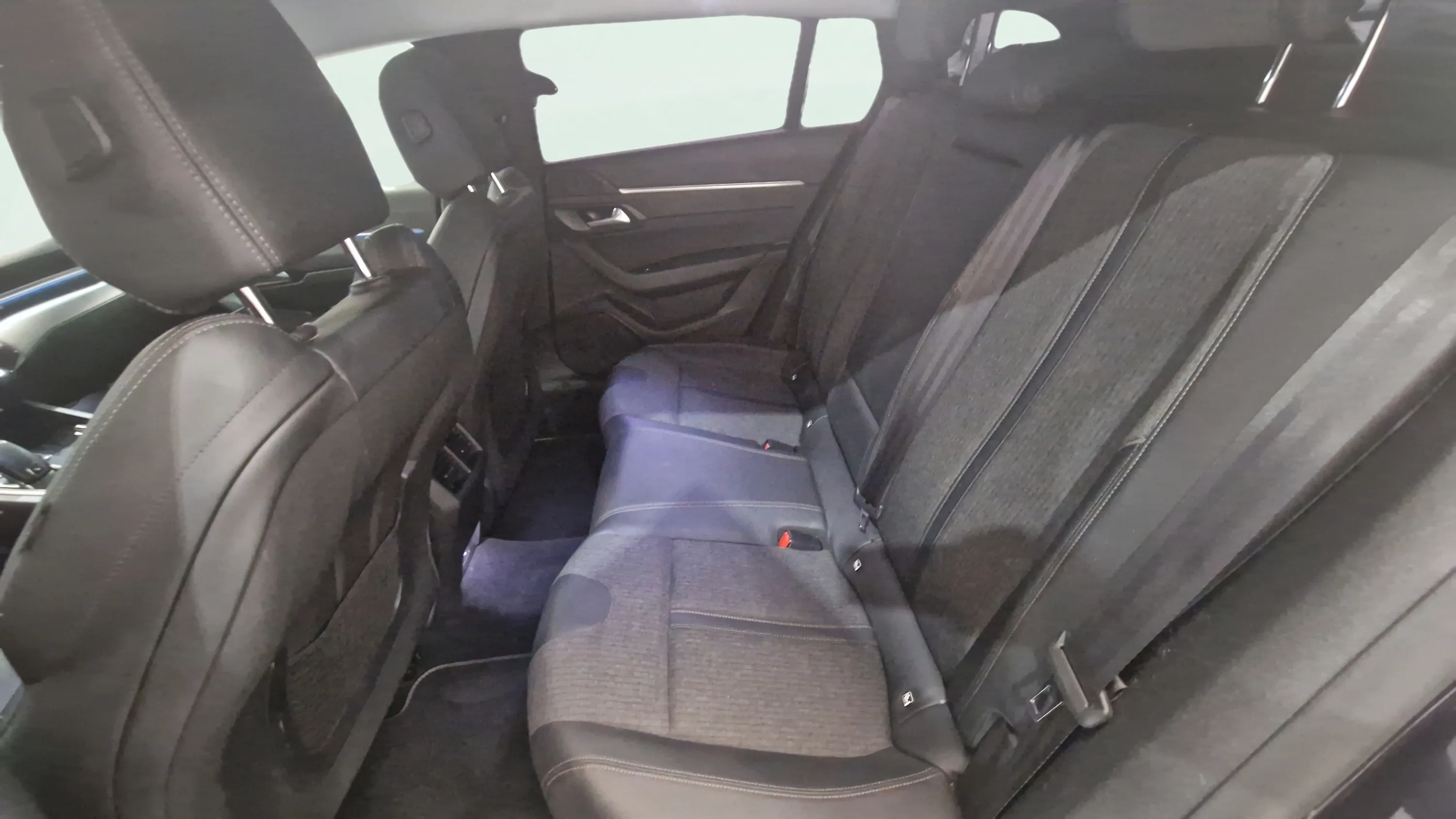 Peugeot 508 SW Active BlueHDi EAT8 - foto 10