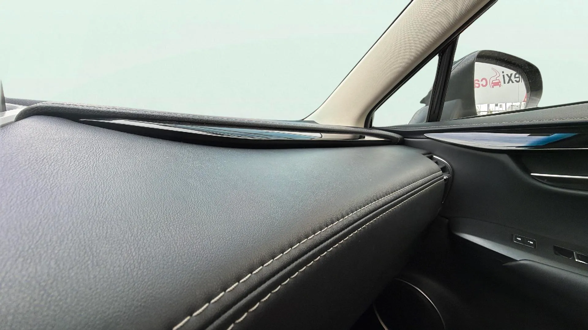 Lexus NX 2.5 300h Business 2WD - foto 31