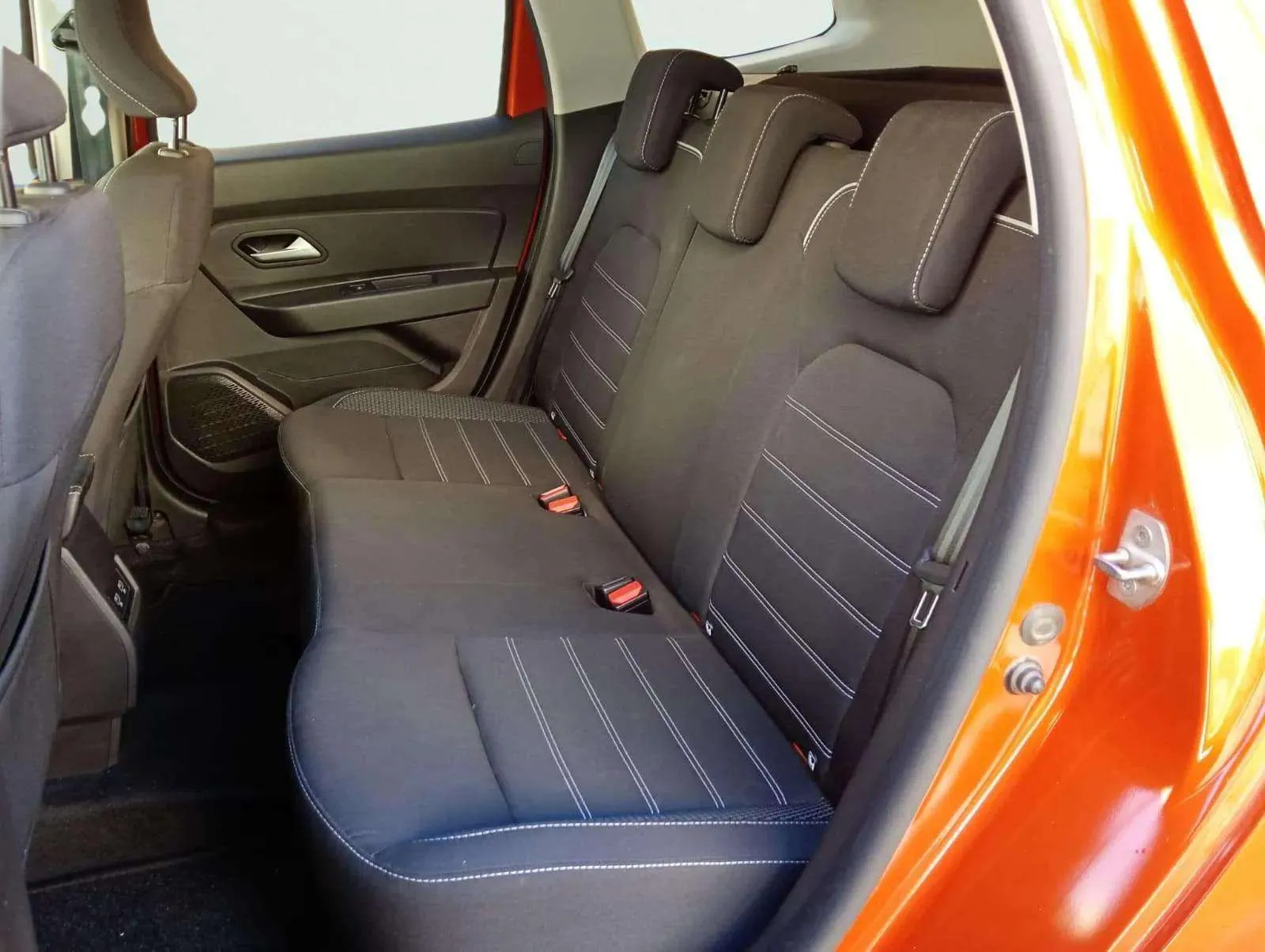 Dacia Duster Essential TCe ECO-G 4x2 - foto 12