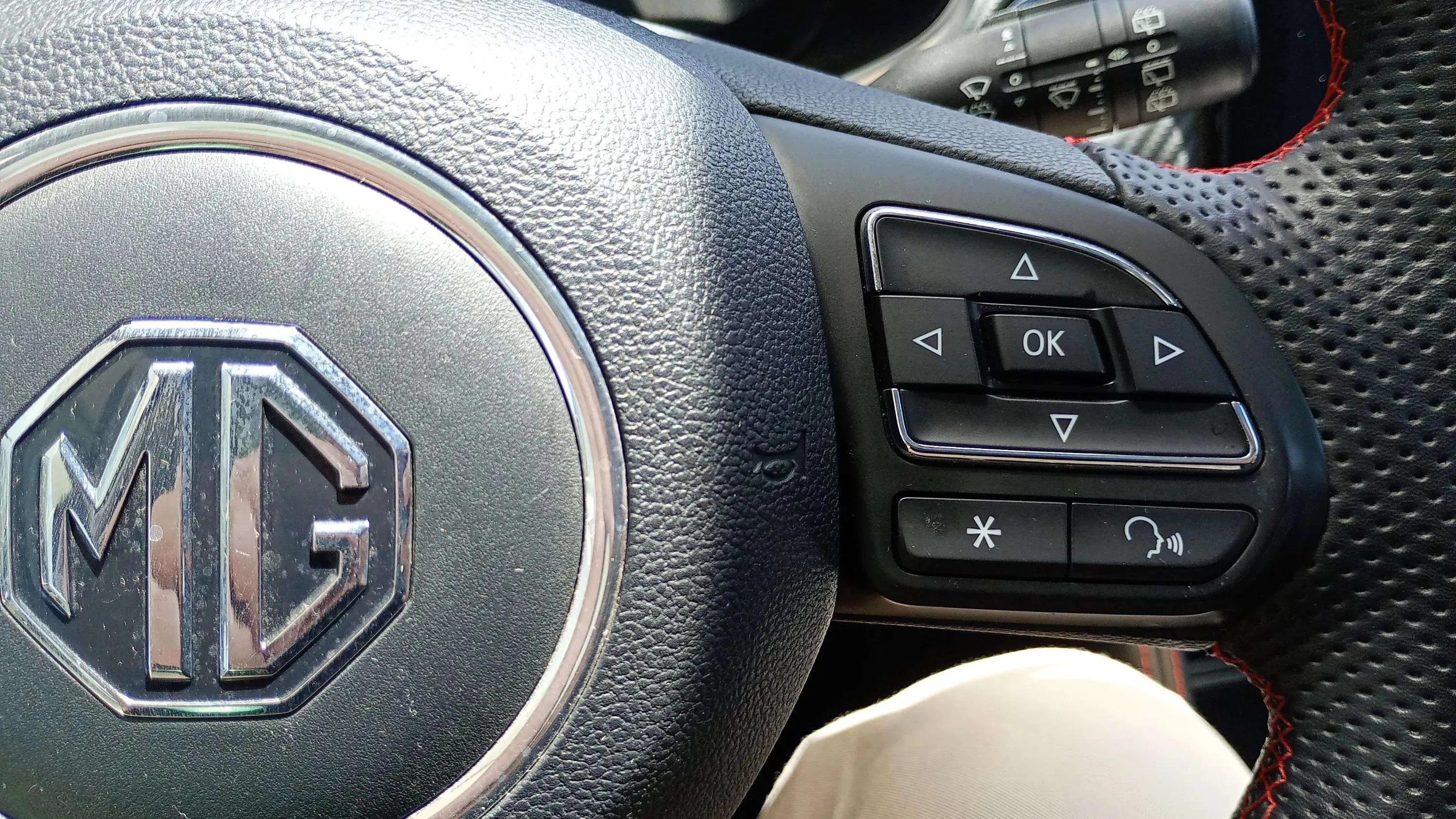 MG ZS 72kWh Luxury - foto 14