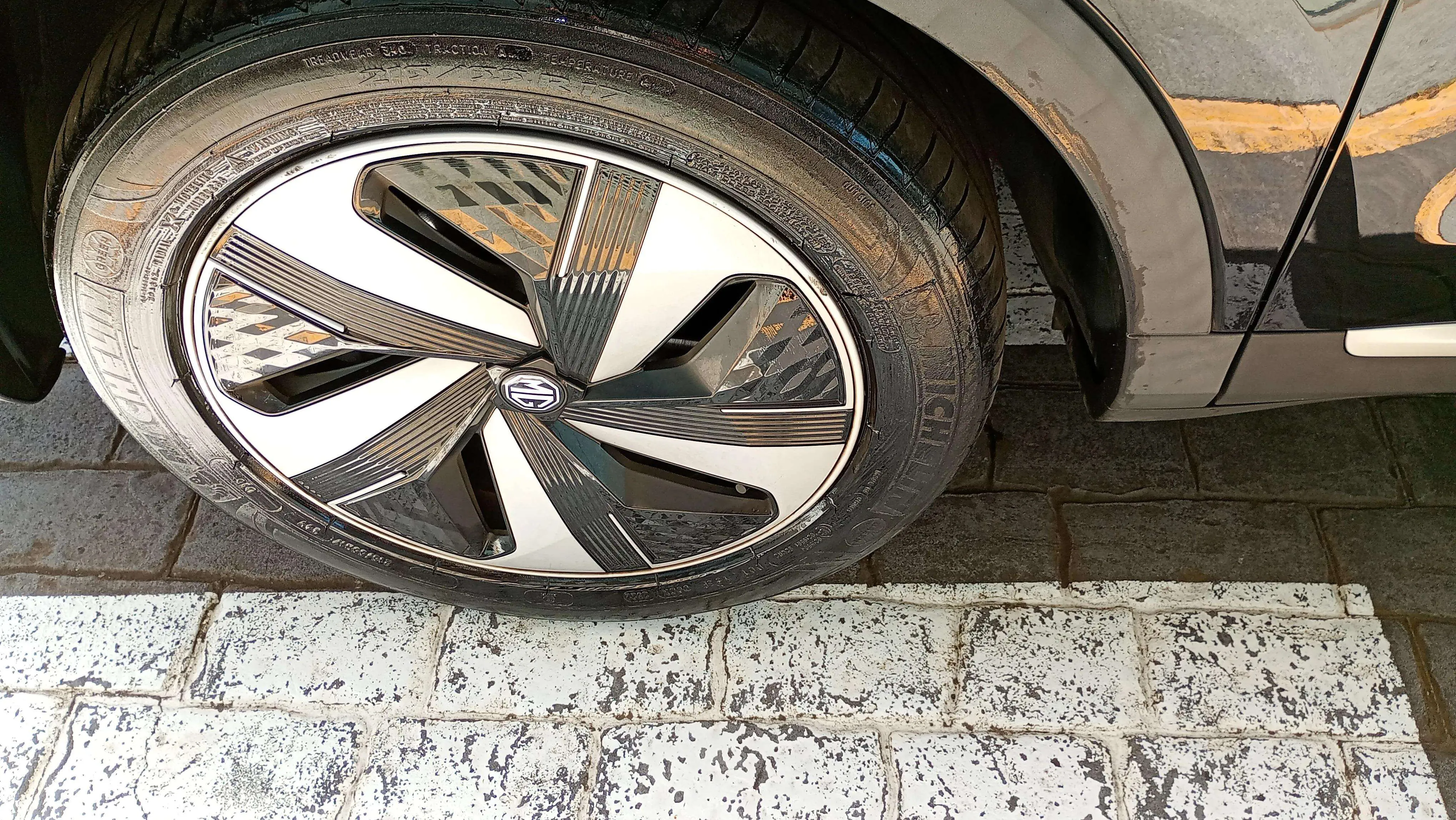 MG ZS 72kWh Luxury - foto 17