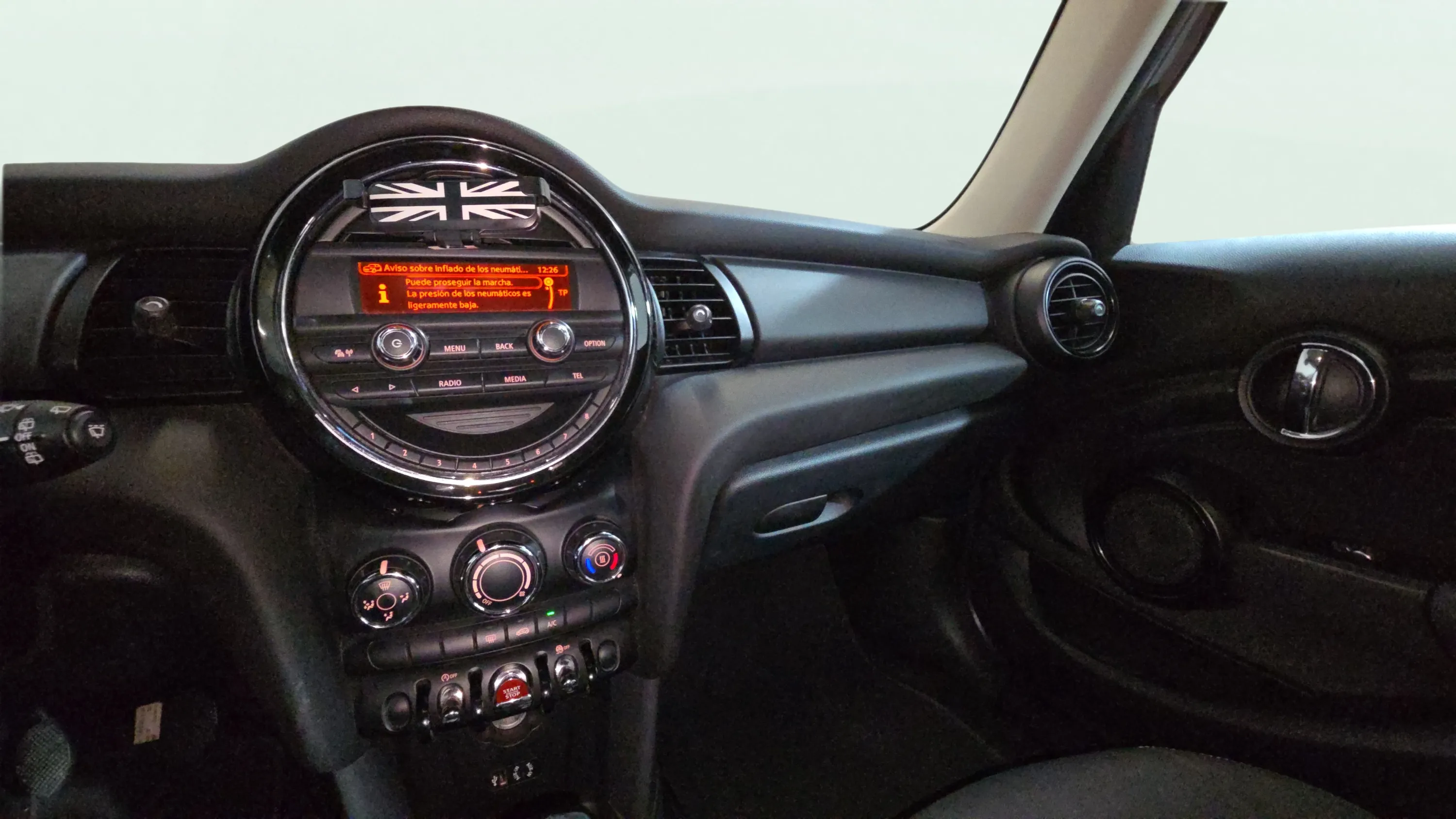 MINI Cooper One D - foto 12