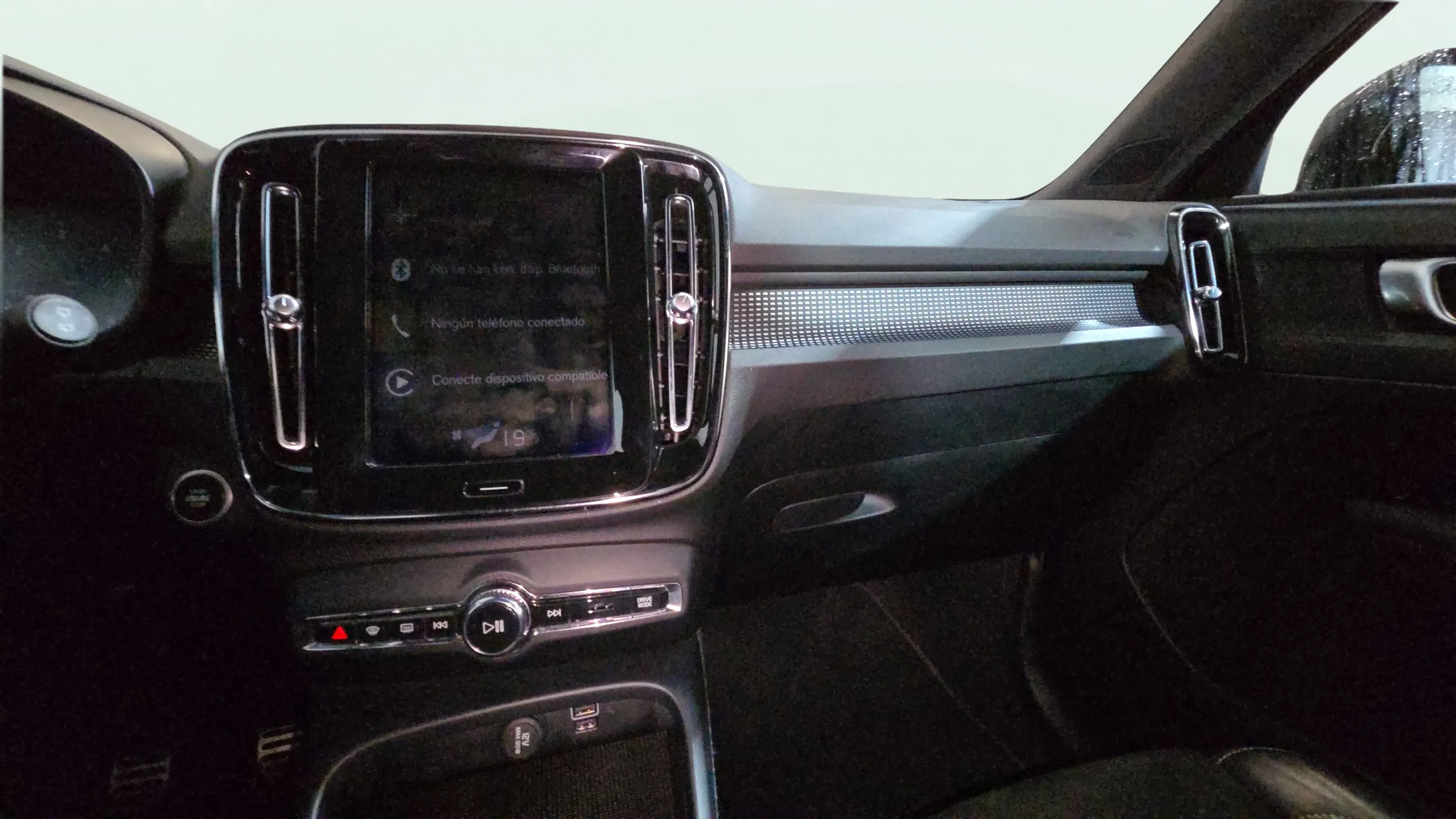 Volvo XC40 2.0 D3 R-Design - foto 15