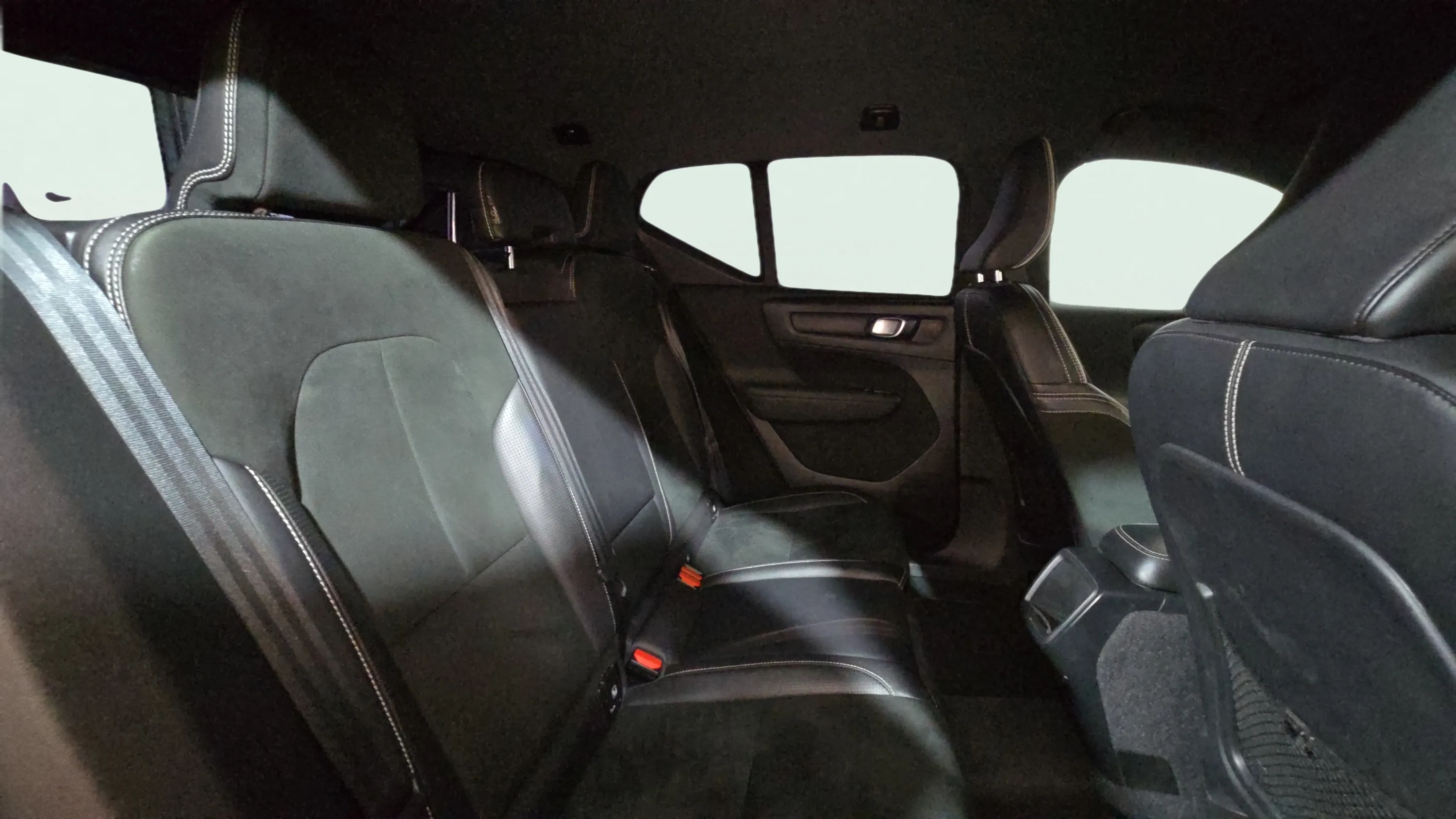 Volvo XC40 2.0 D3 R-Design - foto 20