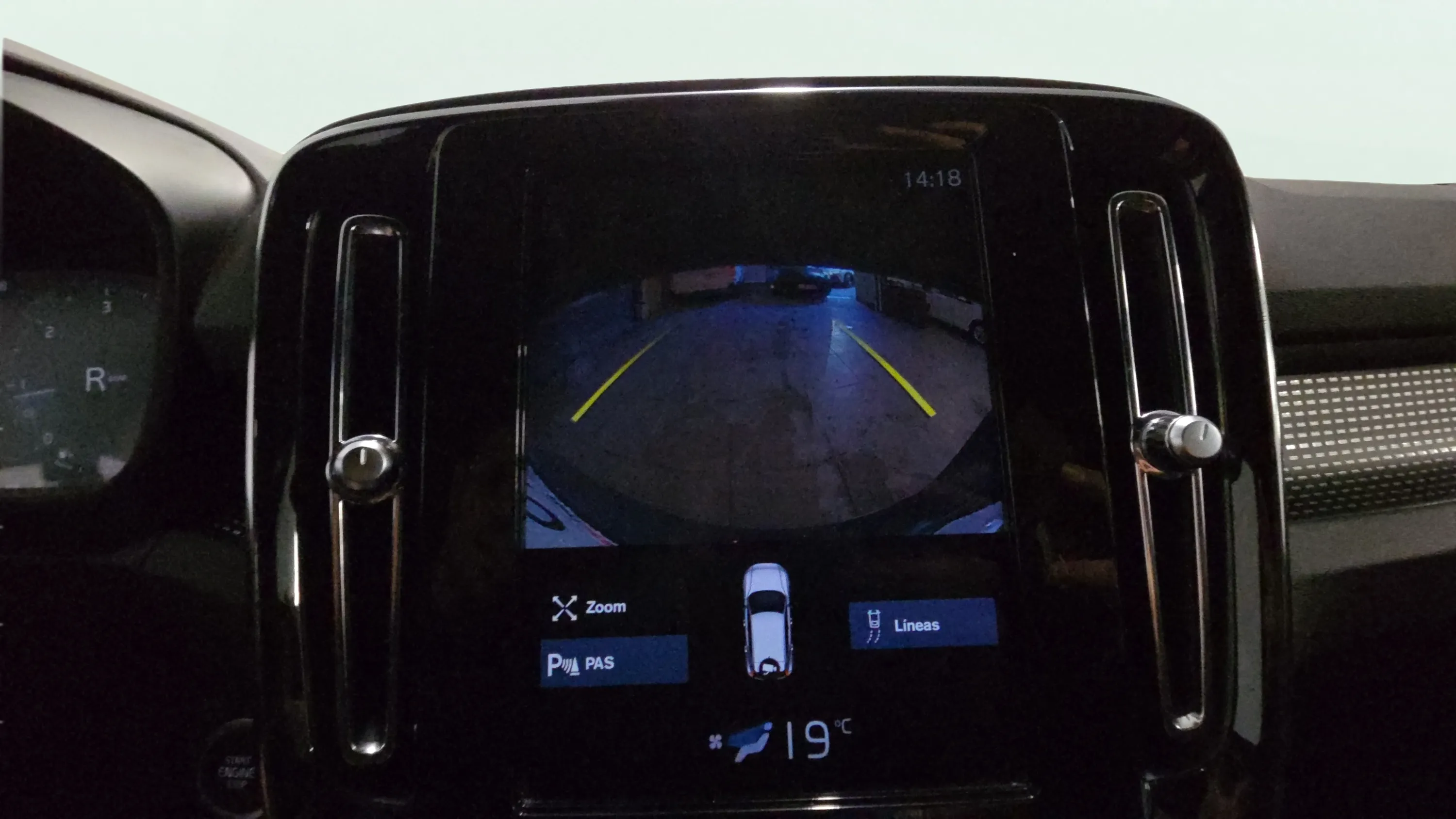 Volvo XC40 2.0 D3 R-Design - foto 16