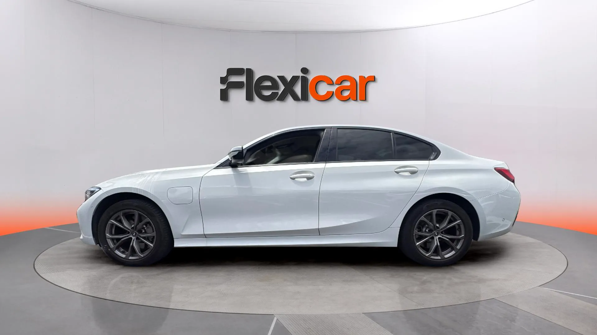 BMW Serie 3 330e - foto 5