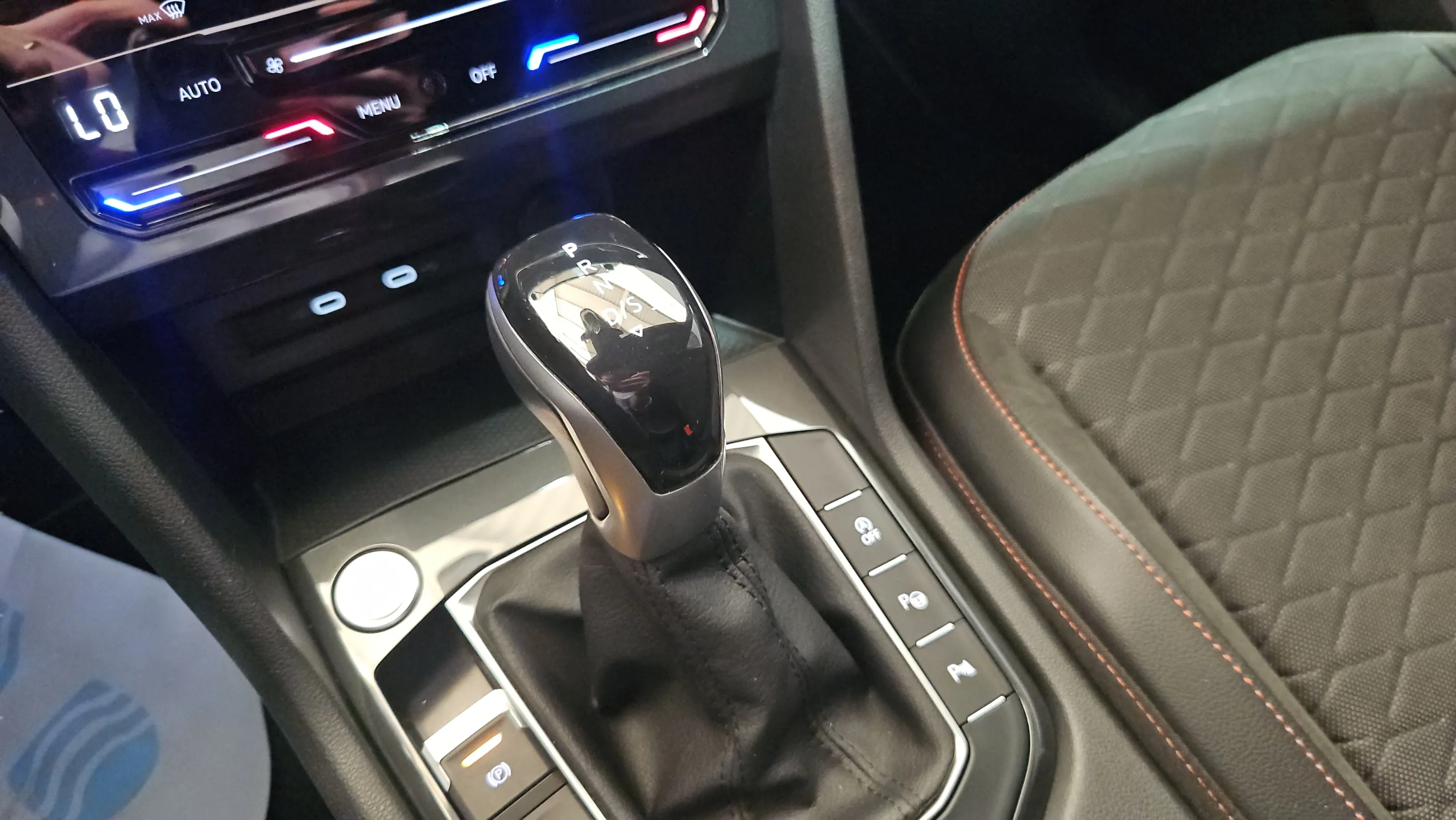 SEAT Tarraco 2.0 TDI 4Drive DSG FR GO L - foto 17