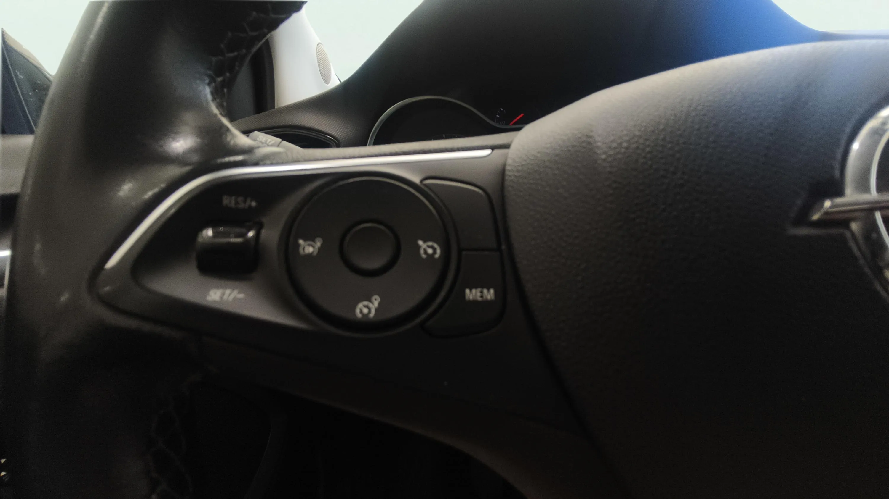 Opel Crossland 1.2 GS - foto 14