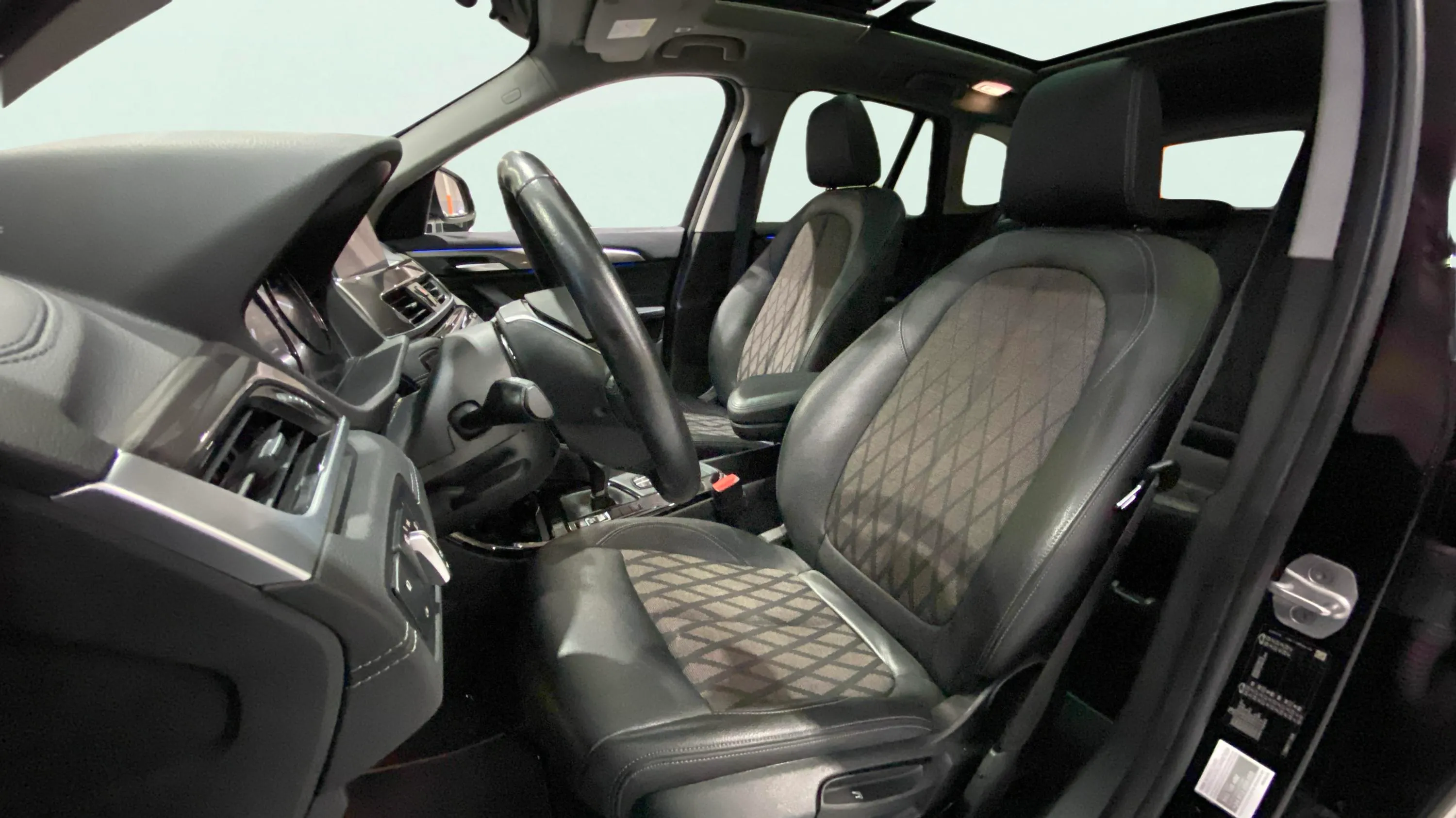 BMW X1 sDrive18d - foto 11