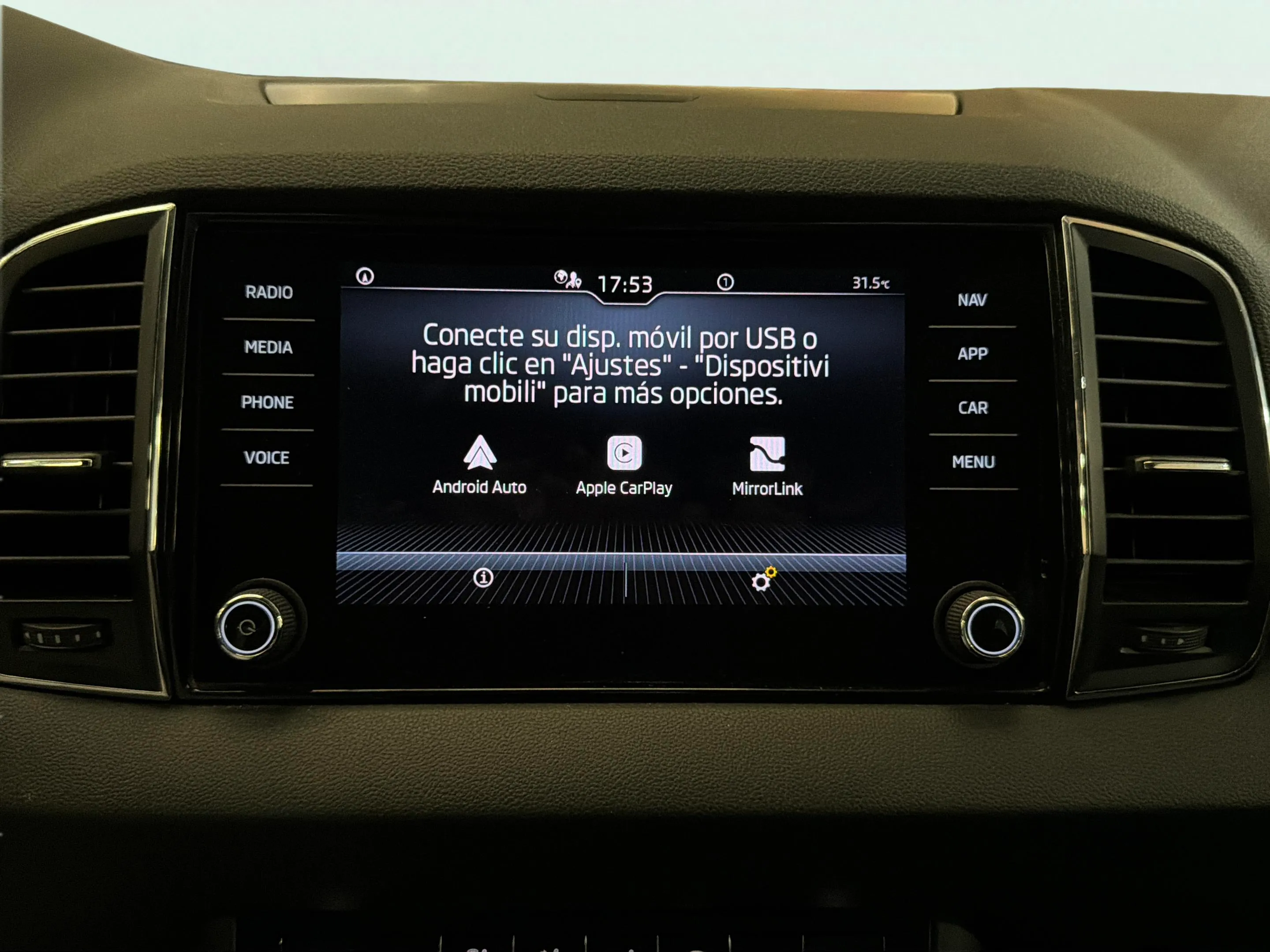 Škoda Karoq 1.5 TSI DSG ACT Selection - foto 17