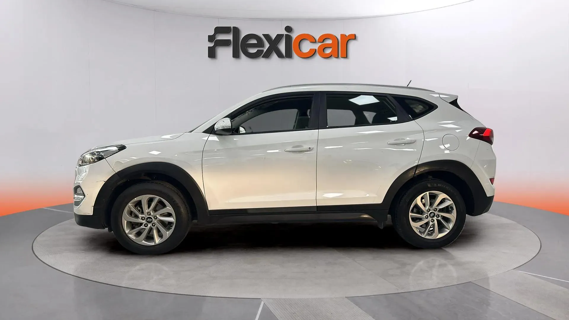 Hyundai Tucson 1.6 GDi BlueDrive Klass 4x2 - foto 7