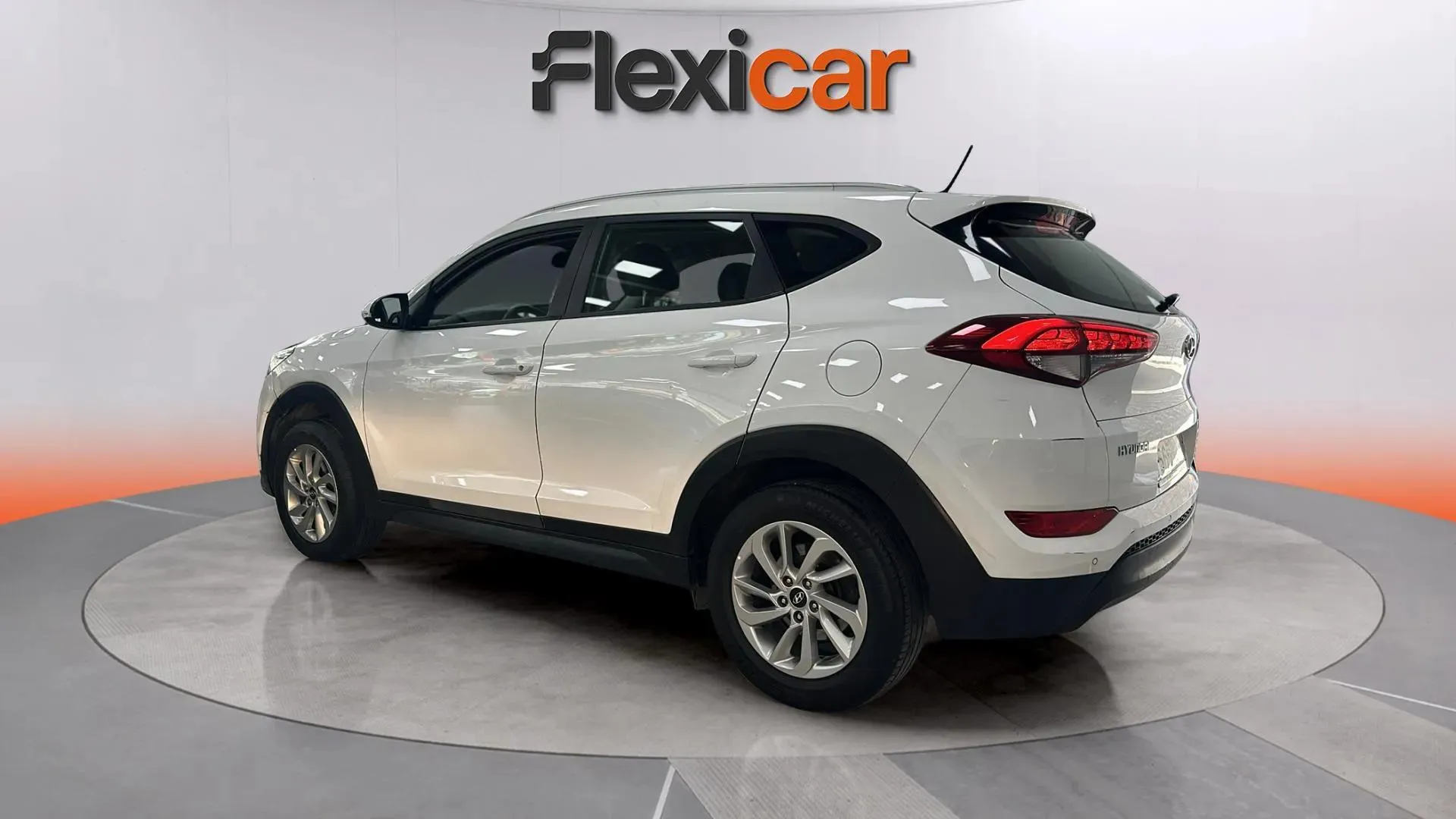 Hyundai Tucson 1.6 GDi BlueDrive Klass 4x2 - foto 6