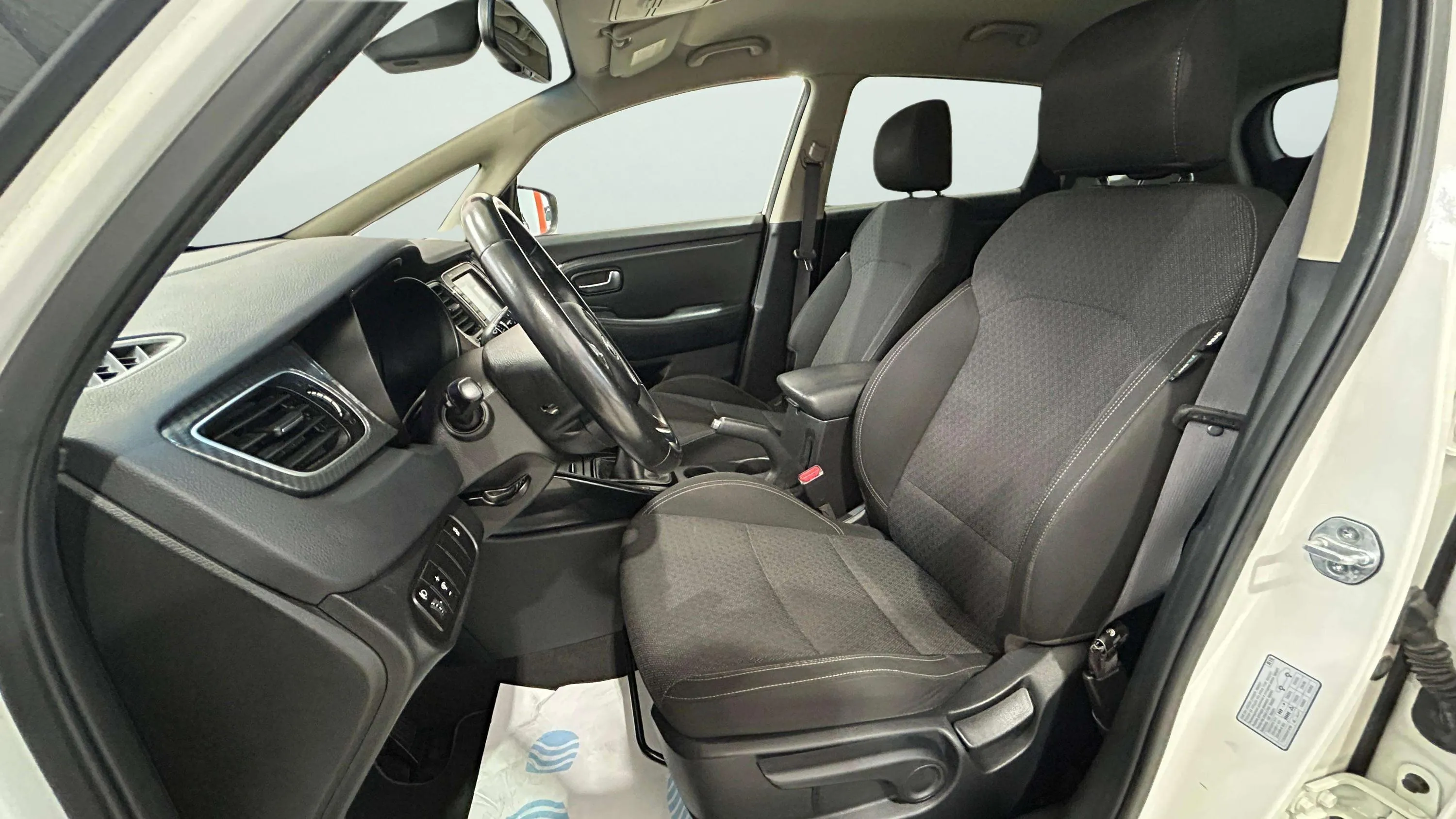 Kia Carens 1.6 GDi Basic - foto 21