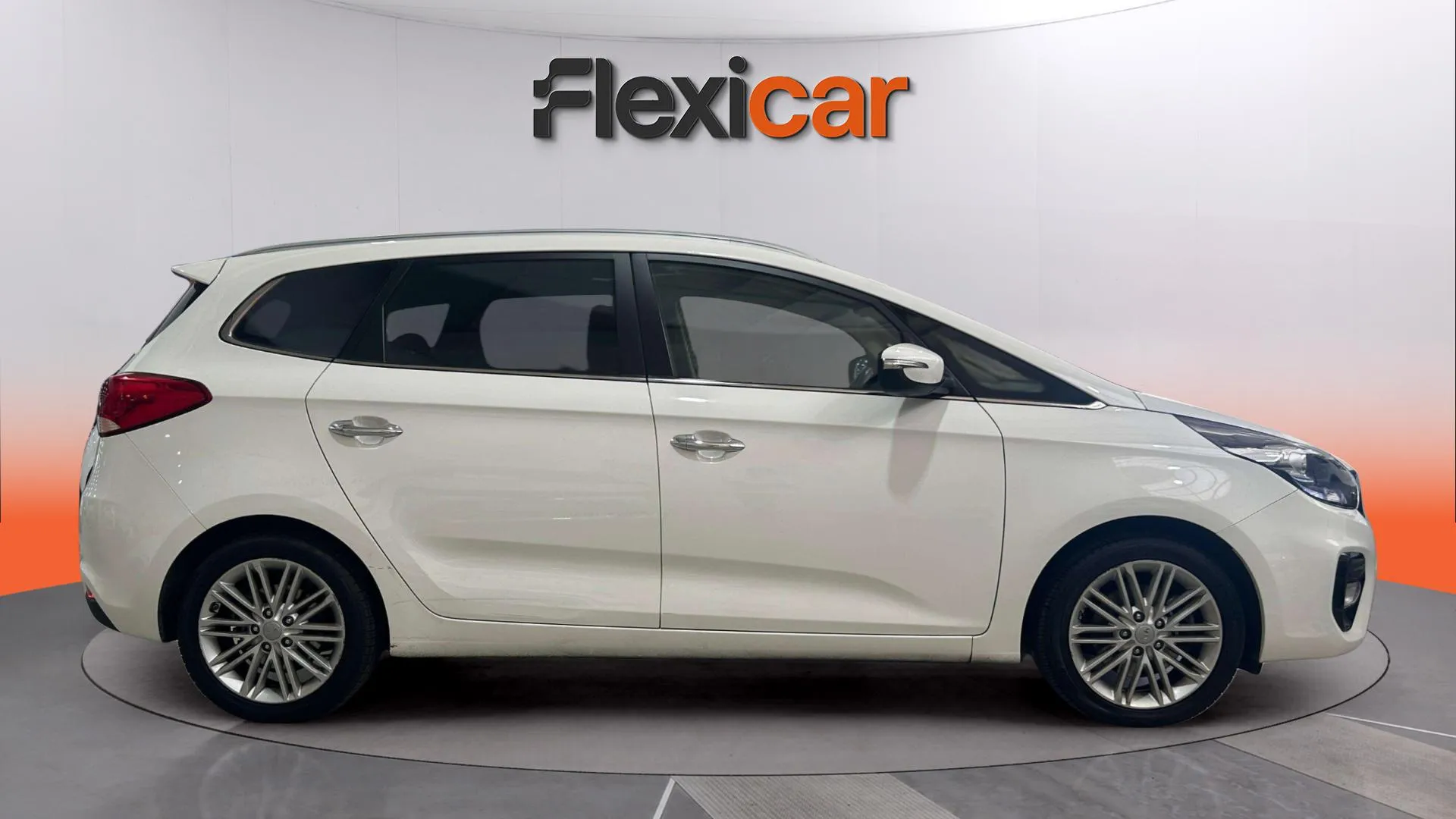 Kia Carens 1.6 GDi Basic - foto 8