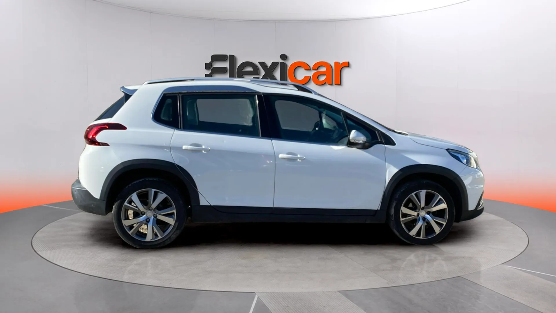 Peugeot 2008 Active BlueHDi 100 BVM6 - foto 8