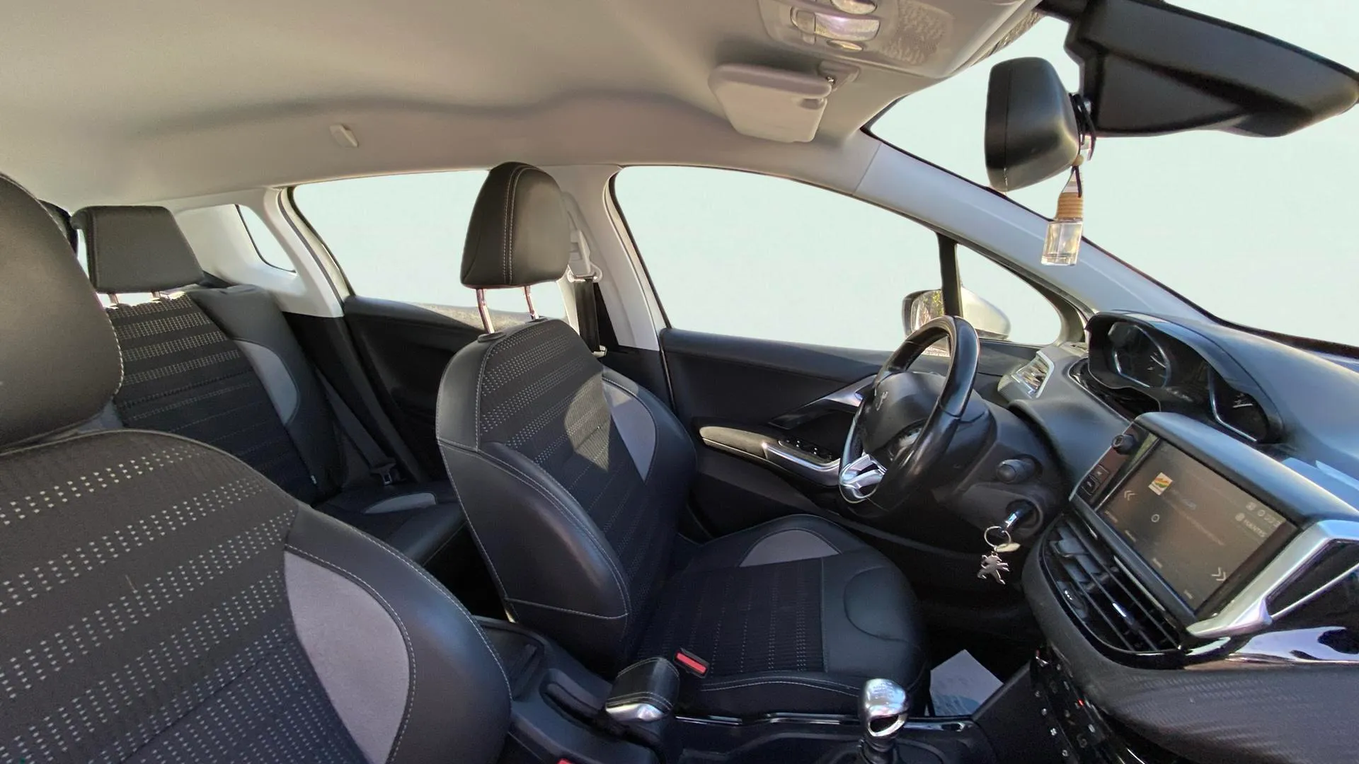 Peugeot 2008 Active BlueHDi 100 BVM6 - foto 15