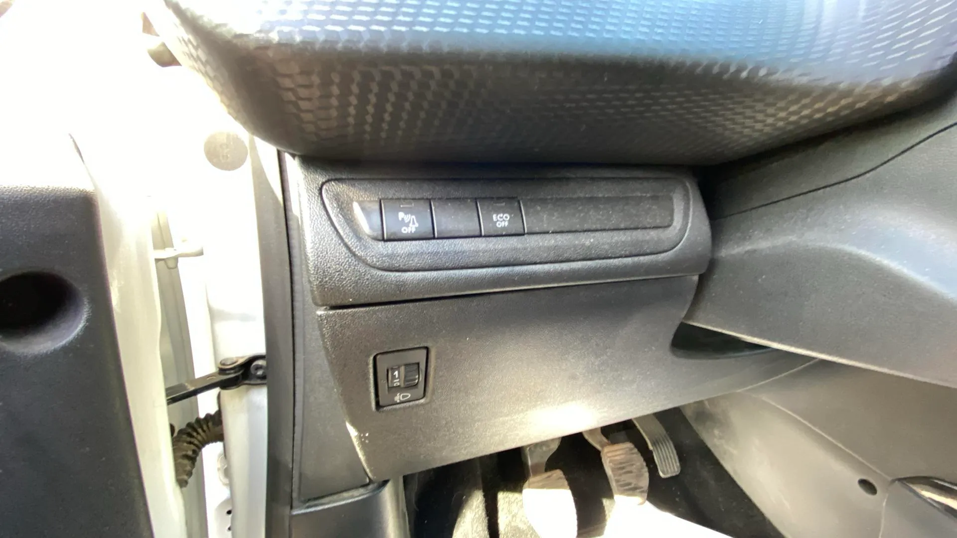 Peugeot 2008 Active BlueHDi 100 BVM6 - foto 19
