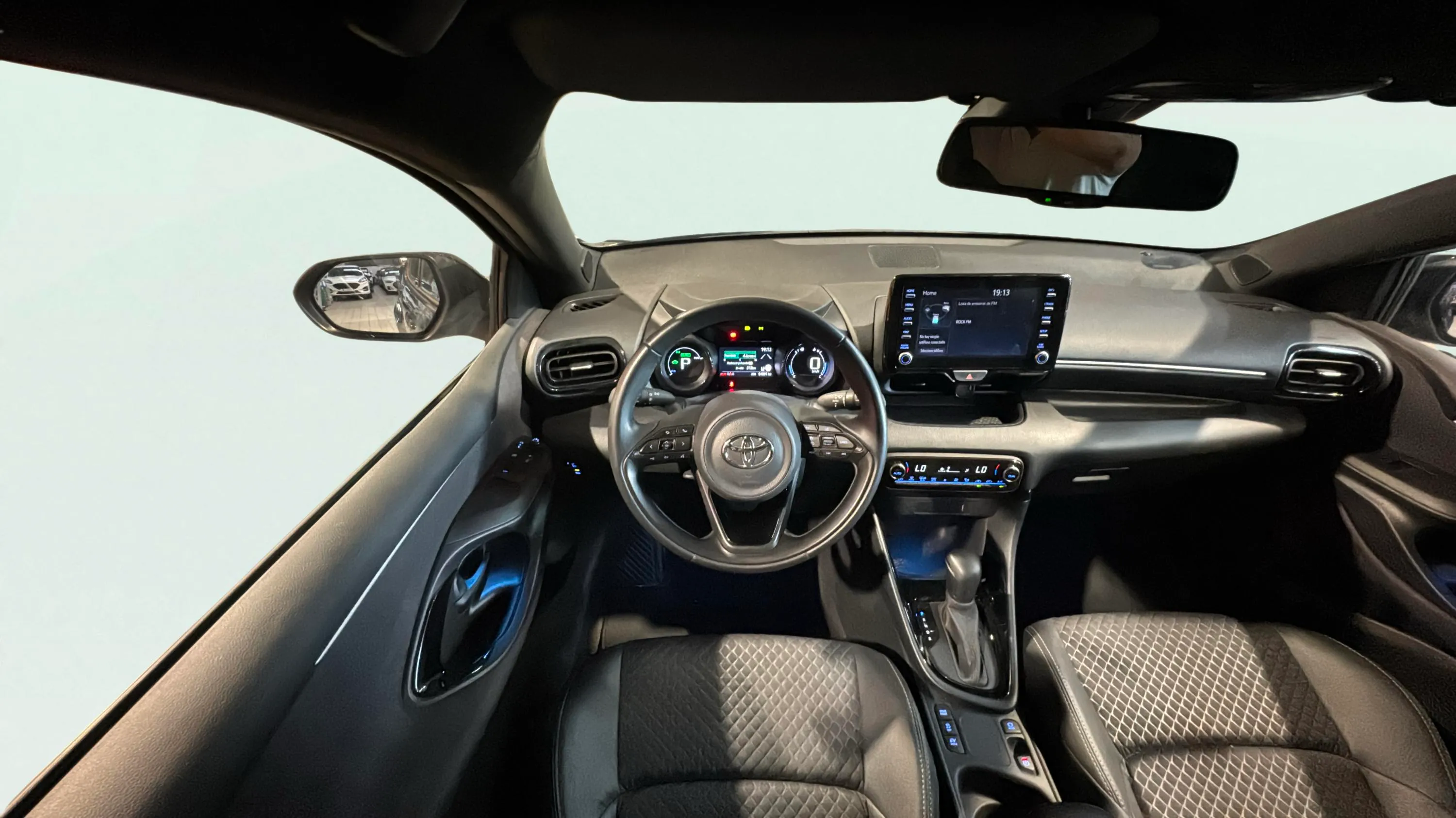 Toyota Yaris 1.5 120H Active Tech - foto 19