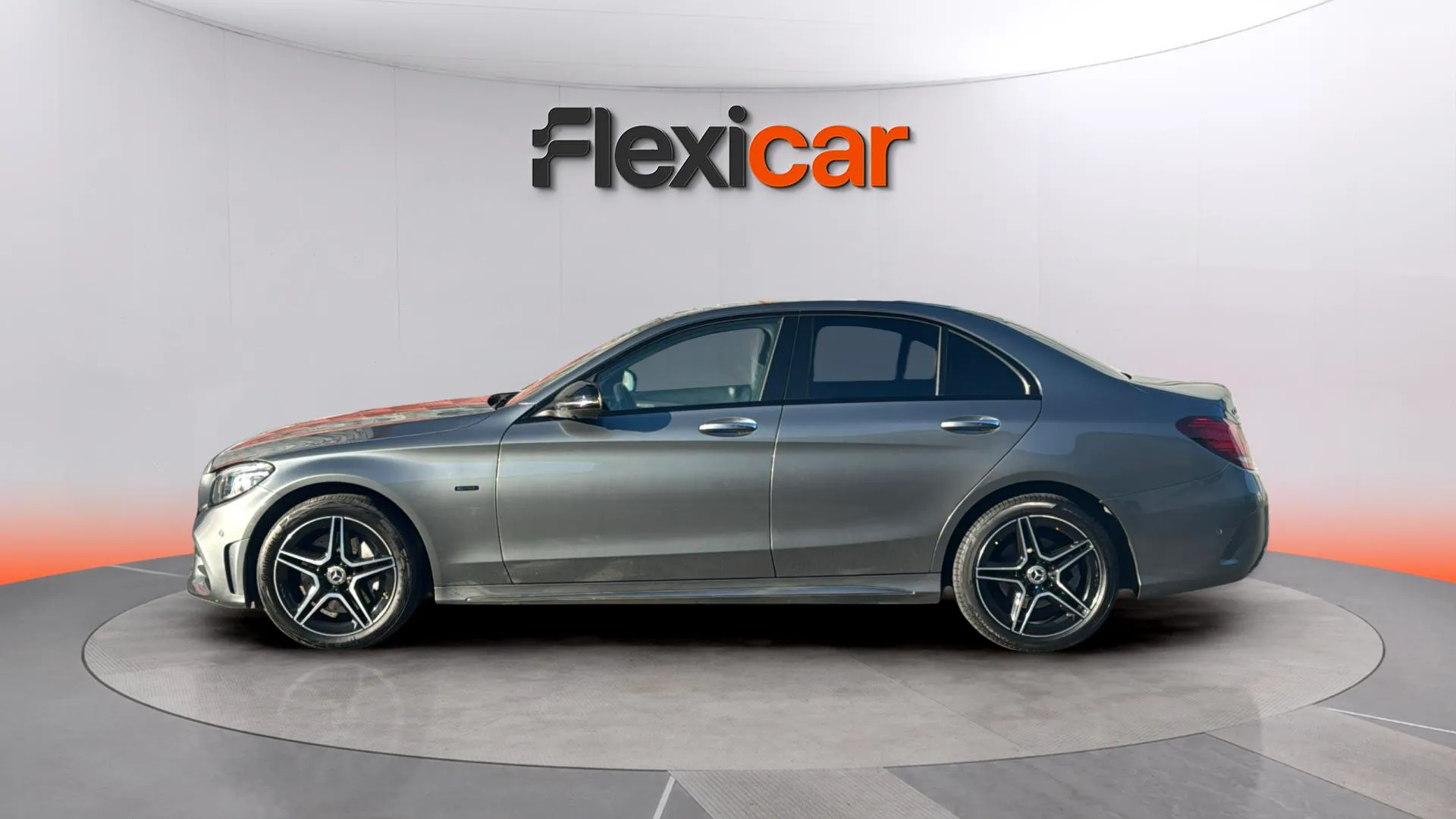 Mercedes-Benz Clase C C 300 e - foto 5