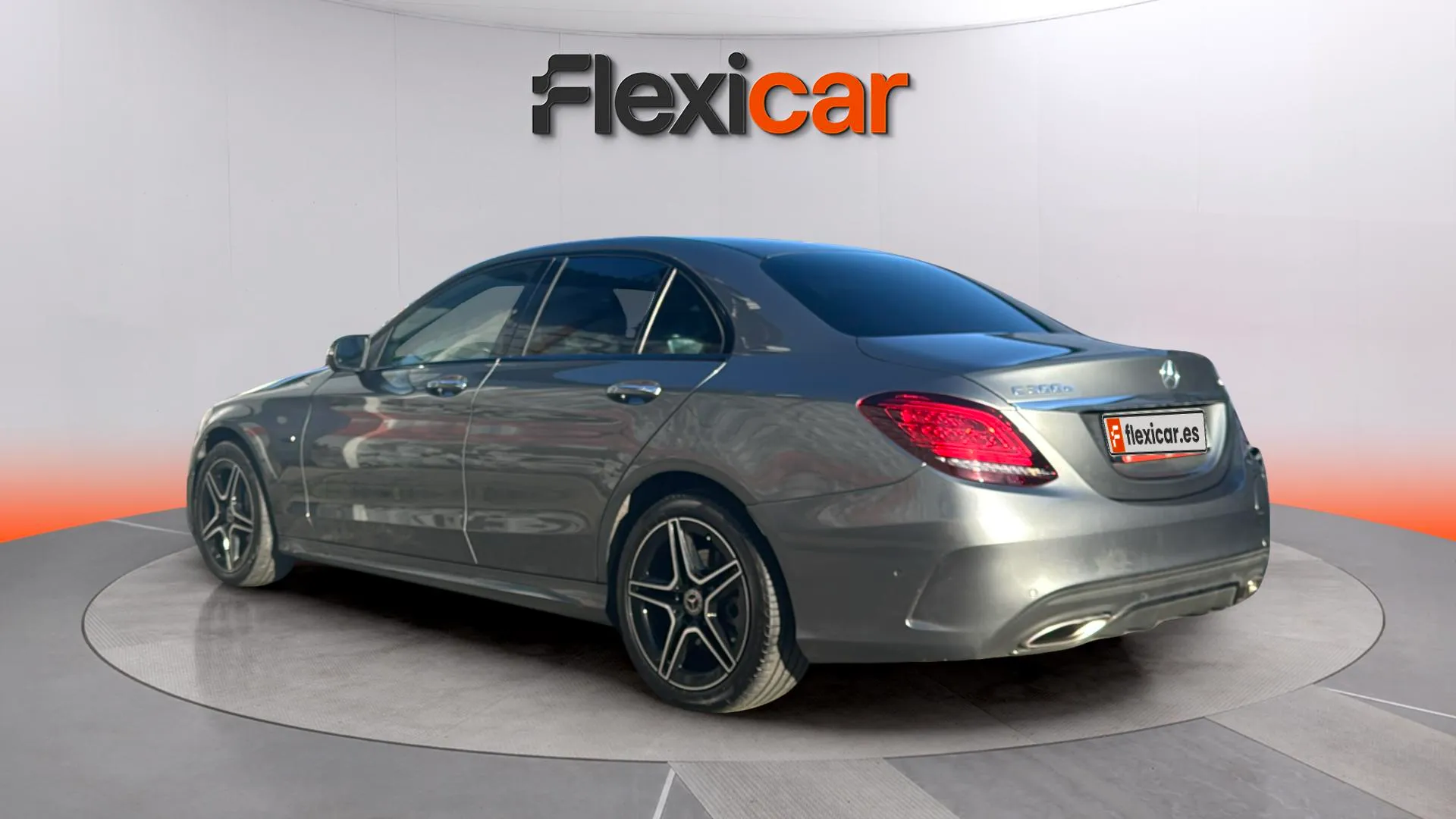 Mercedes-Benz Clase C C 300 e - foto 8