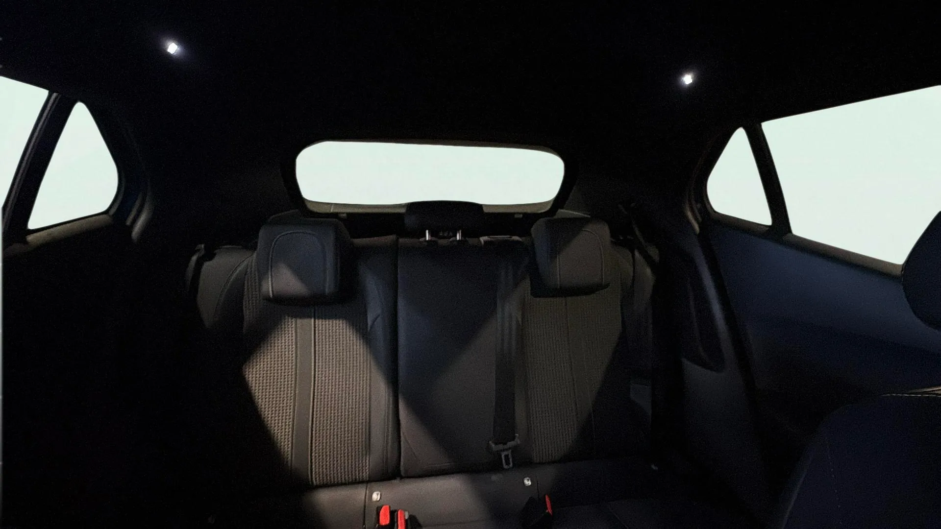 Peugeot 2008 GT PureTech 130 BVM6 - foto 21