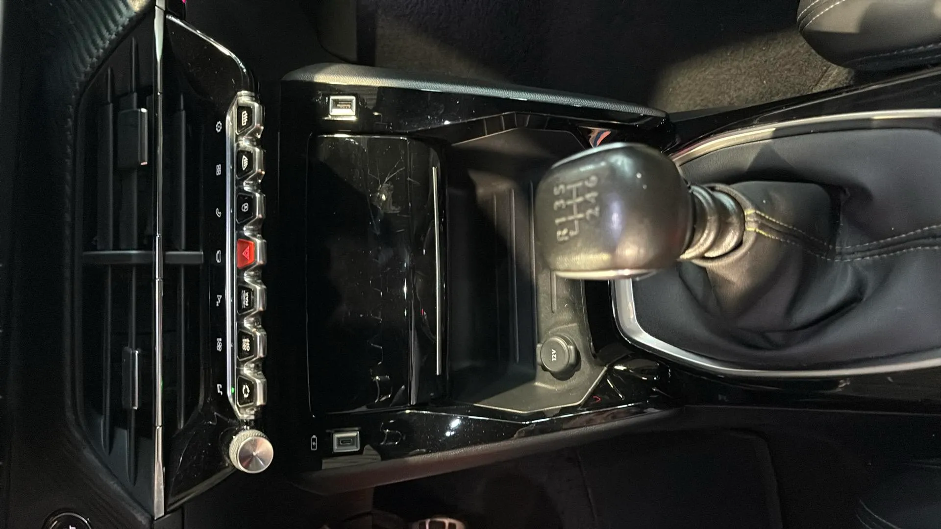Peugeot 2008 GT PureTech 130 BVM6 - foto 15