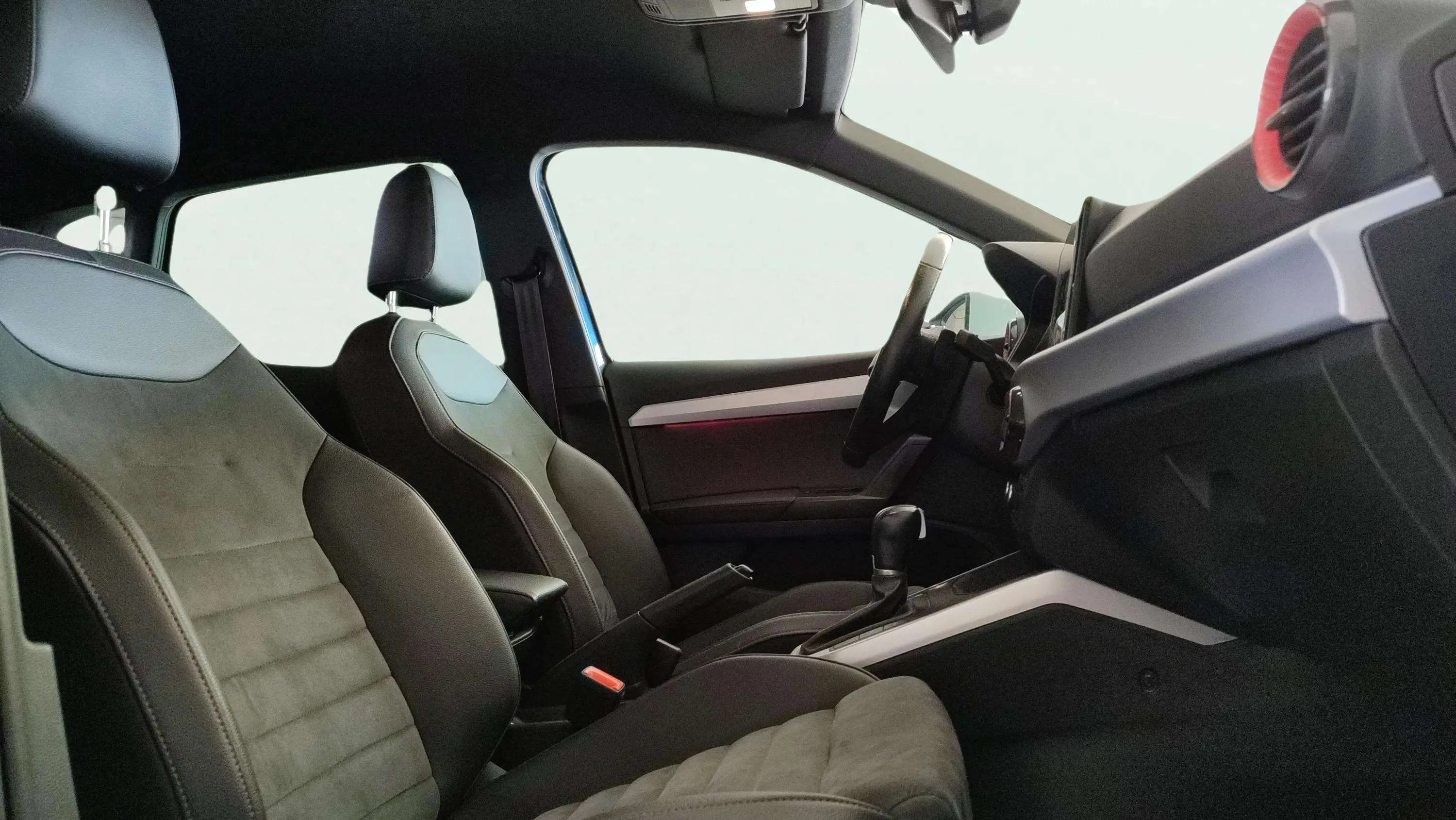SEAT Arona 1.5 TSI DSG FR Go2 - foto 19