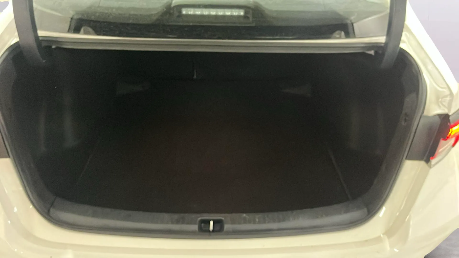 Toyota Corolla 1.5 125H Active Tech E-CVT - foto 10