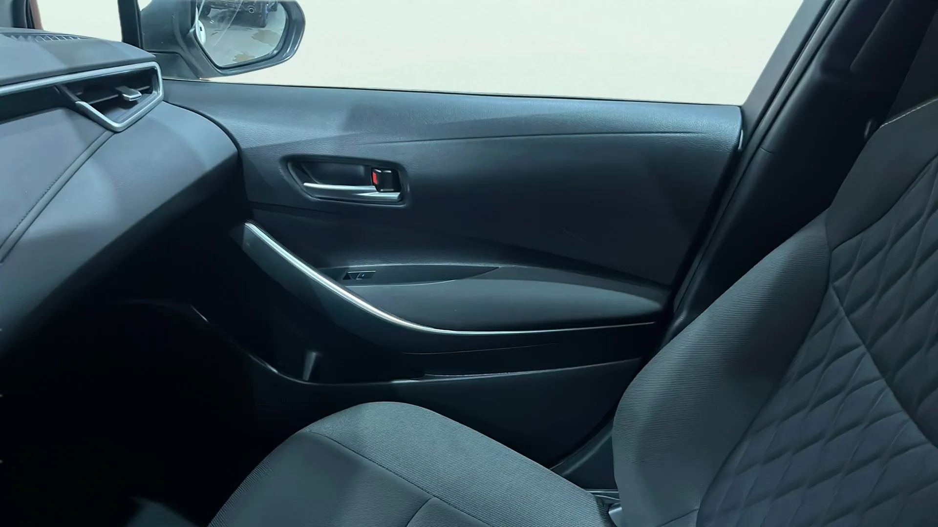 Toyota Corolla 1.5 125H Active Tech E-CVT - foto 11