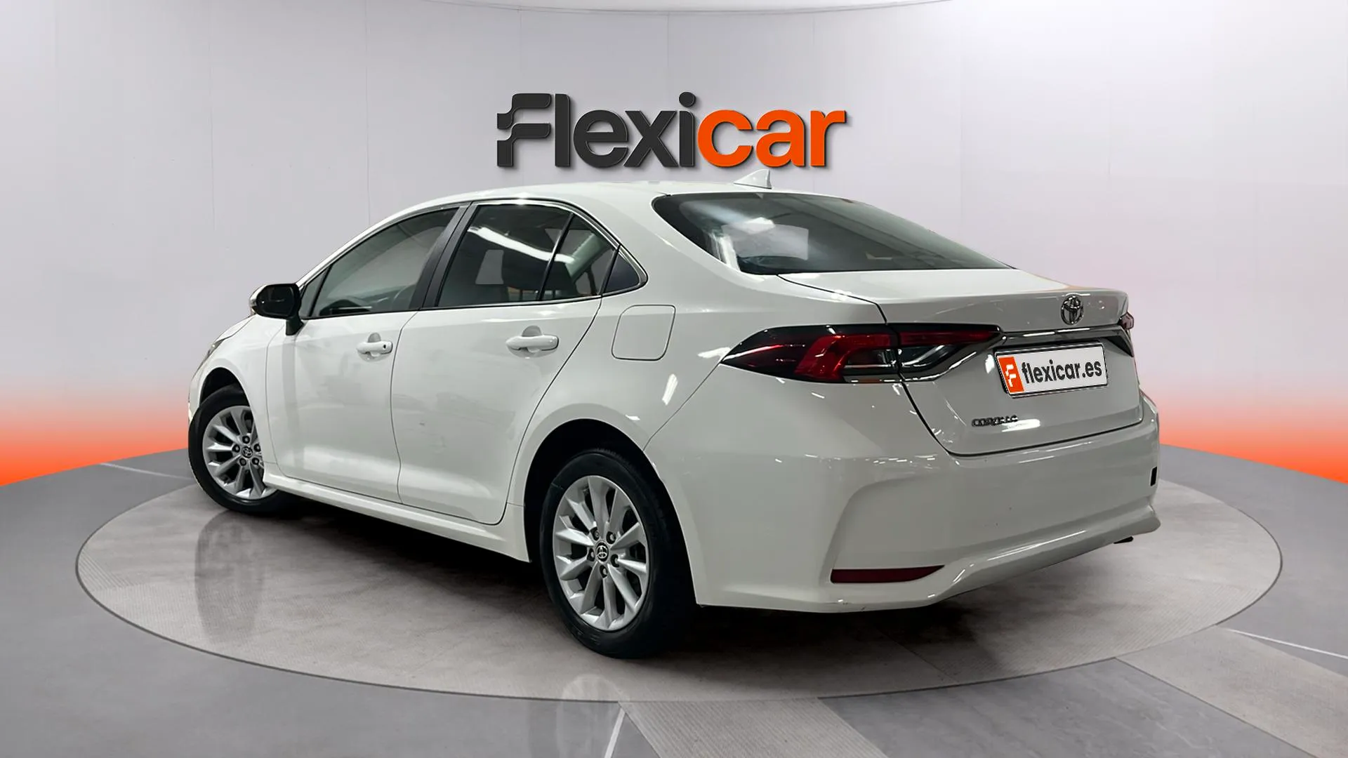 Toyota Corolla 1.5 125H Active Tech E-CVT - foto 5